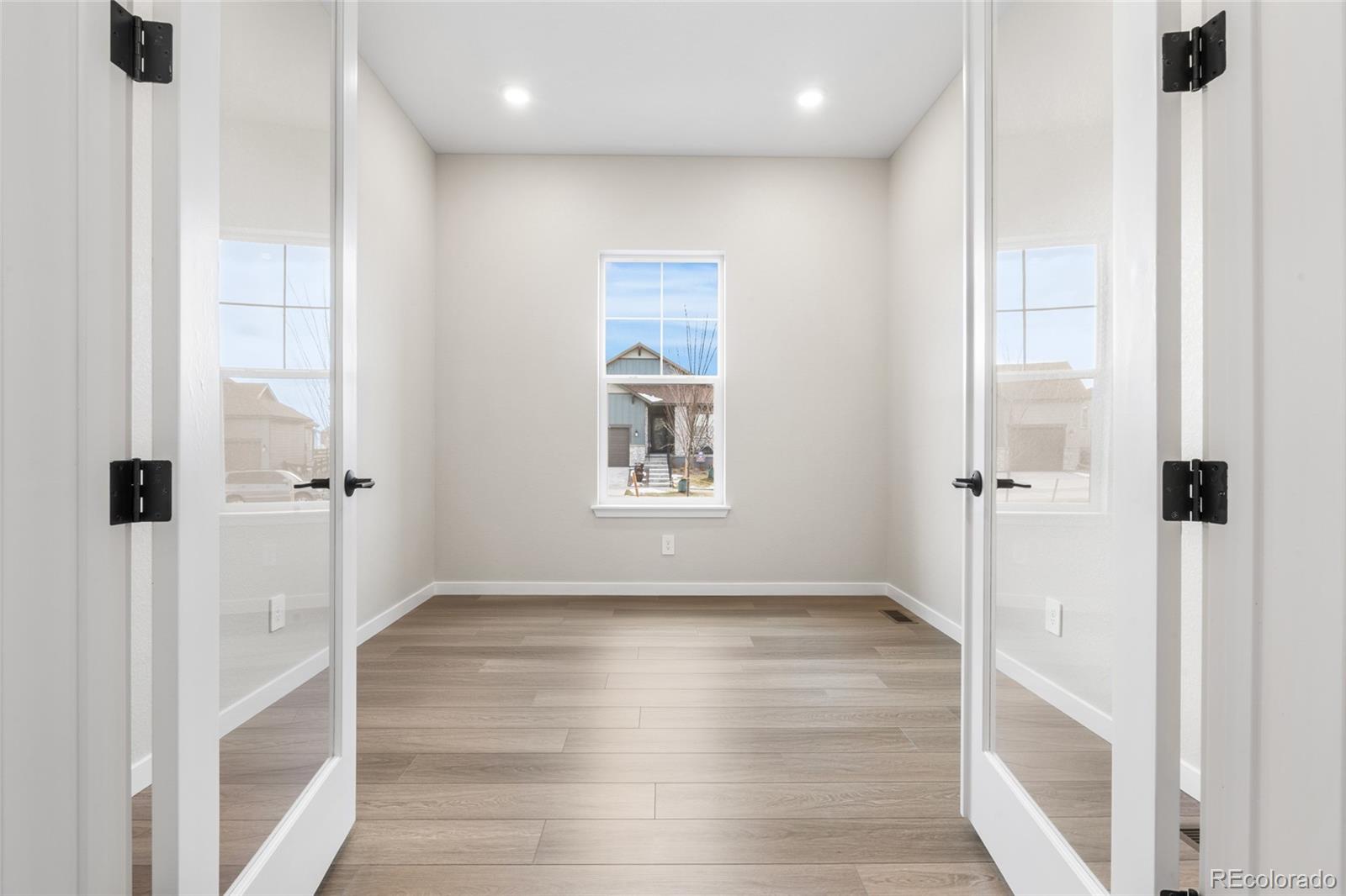 MLS Image #2 for 8654 s quemoy street,aurora, Colorado