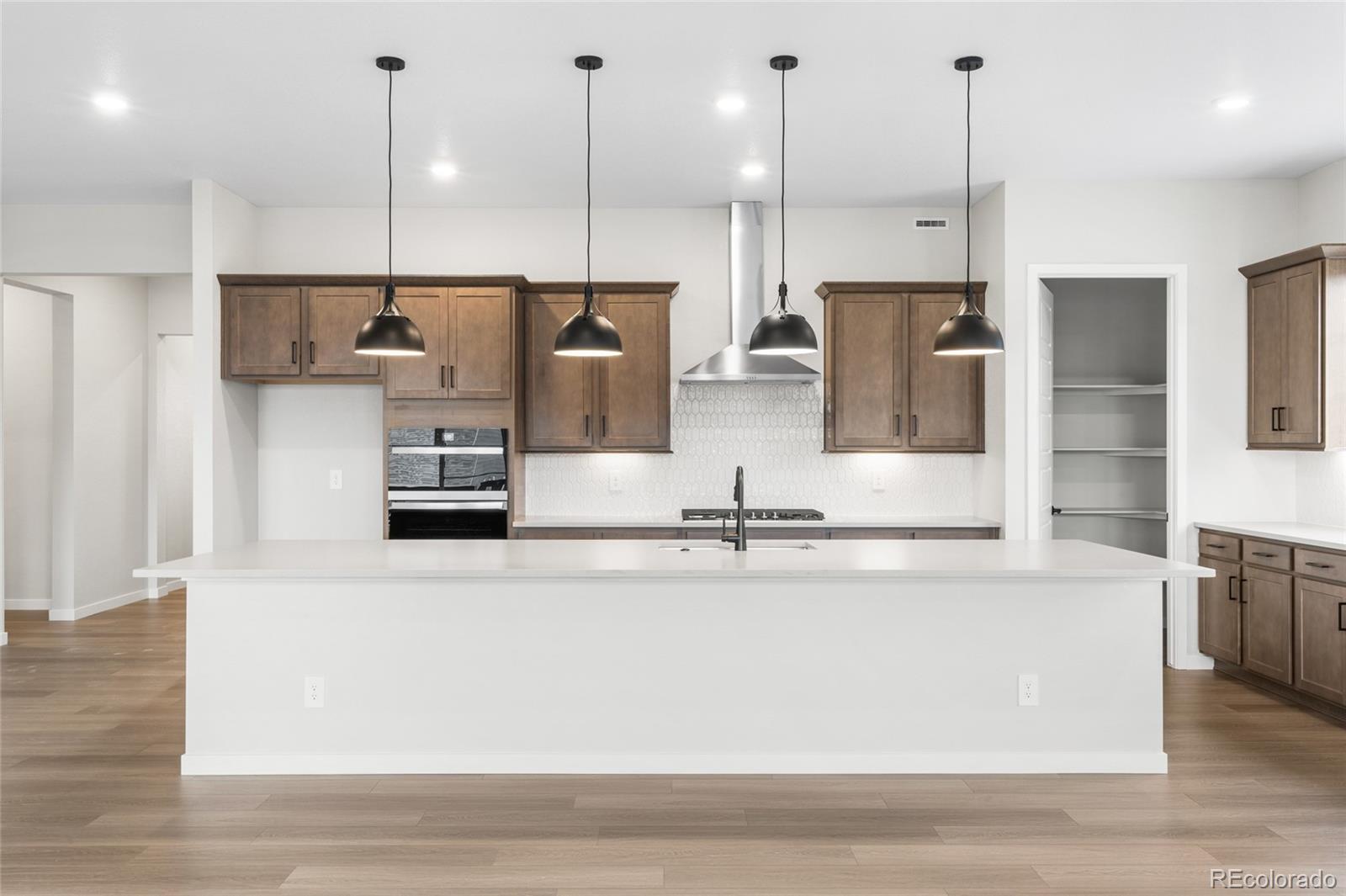 MLS Image #8 for 8654 s quemoy street,aurora, Colorado