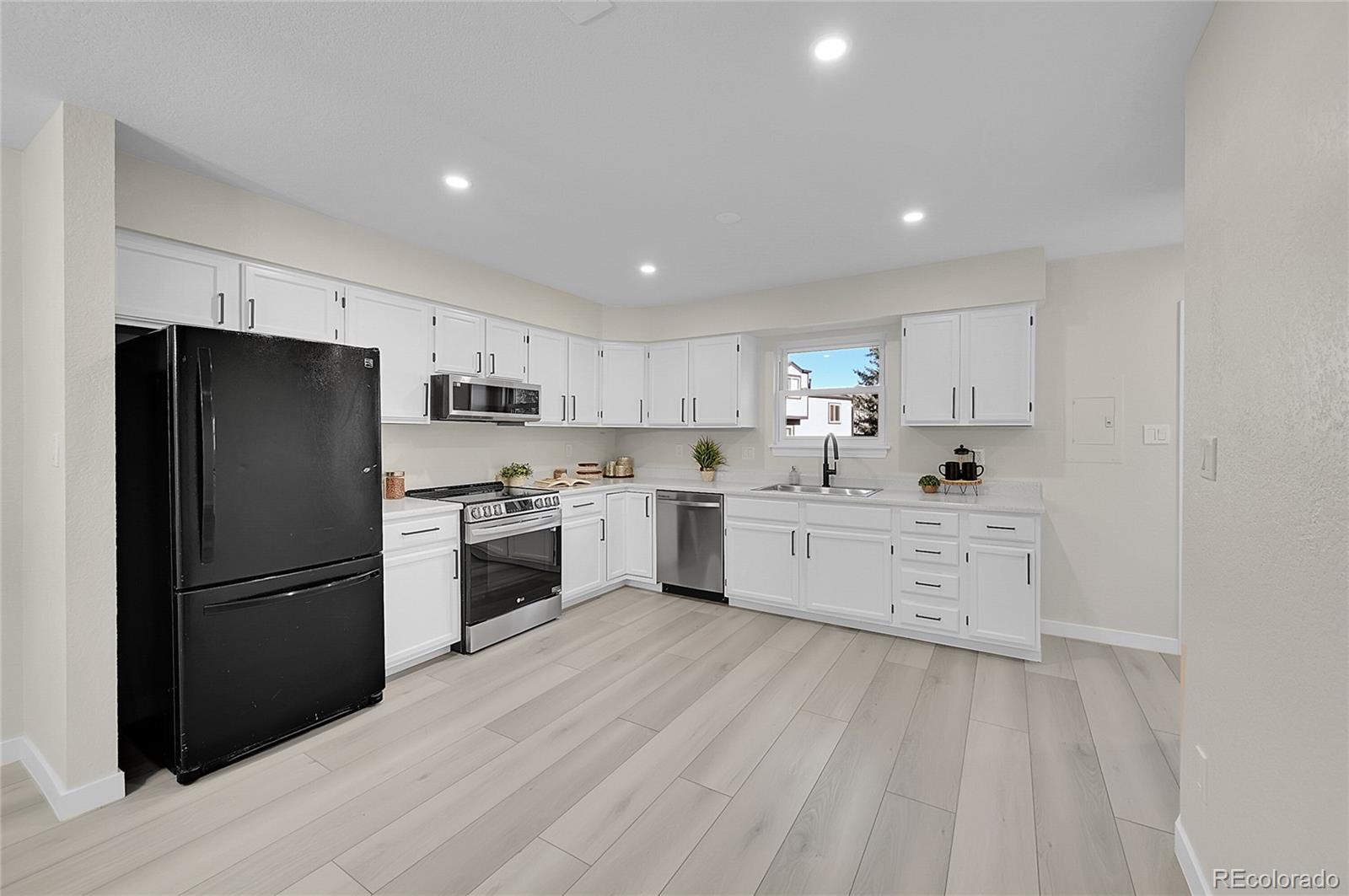 MLS Image #10 for 6338  oak court 3,arvada, Colorado