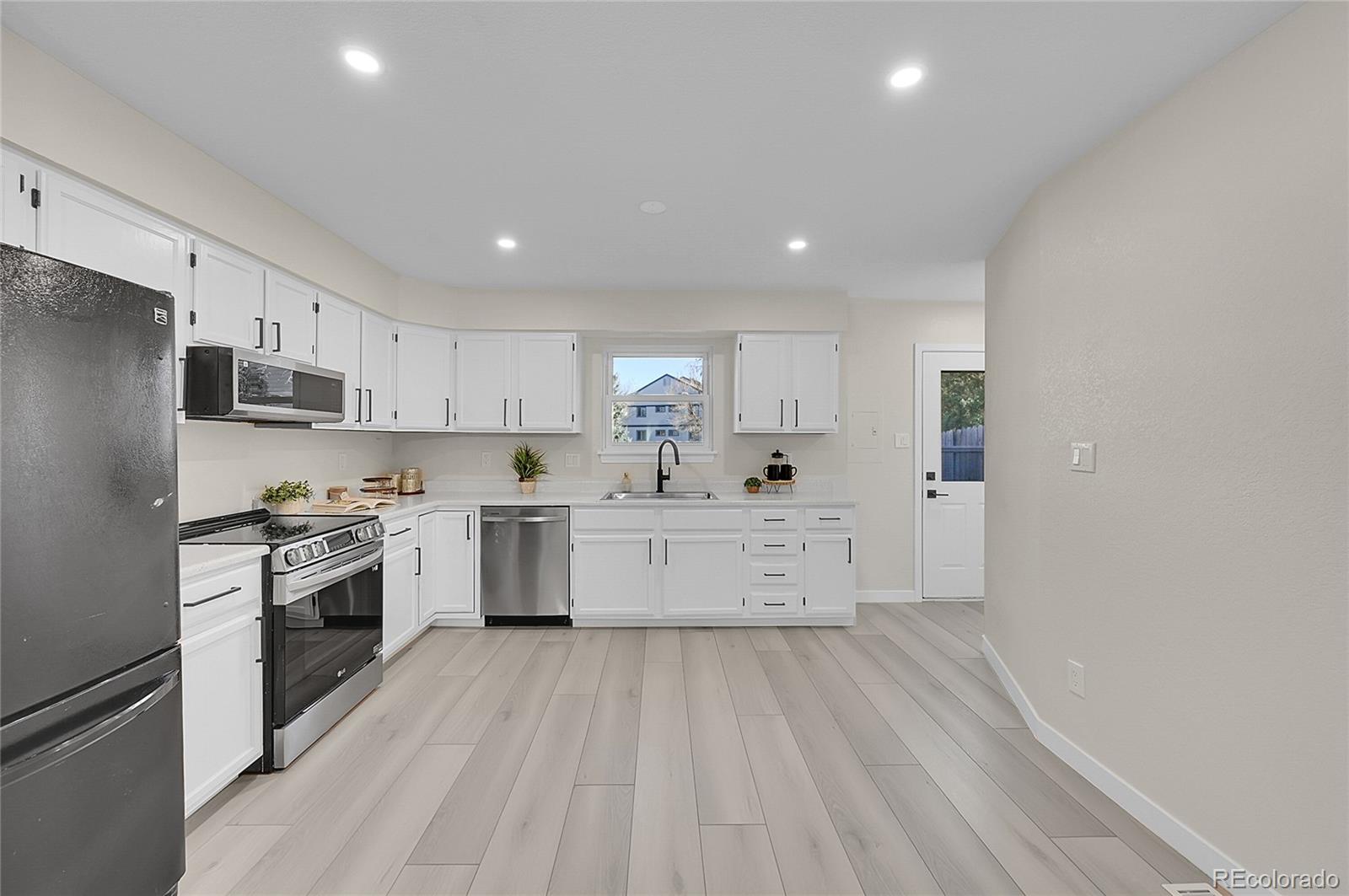 MLS Image #11 for 6338  oak court 3,arvada, Colorado