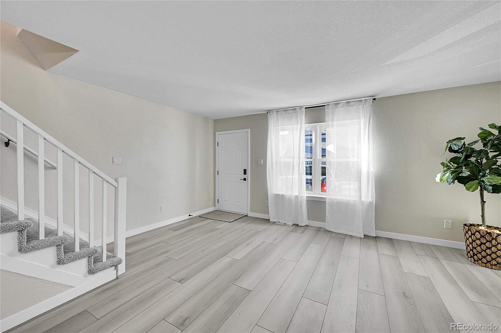 MLS Image #3 for 6338  oak court 3,arvada, Colorado