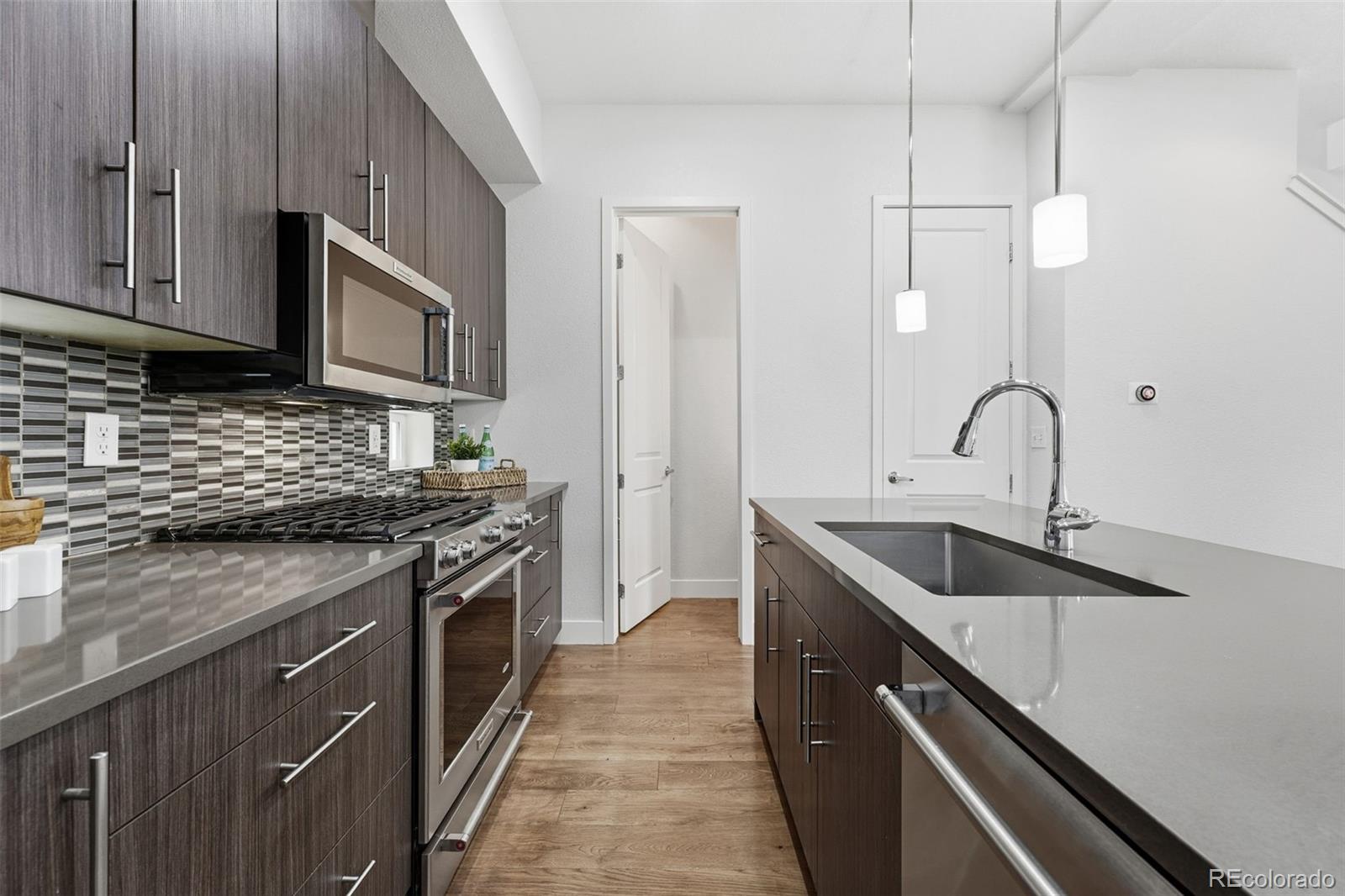 MLS Image #15 for 2215  eliot street,denver, Colorado