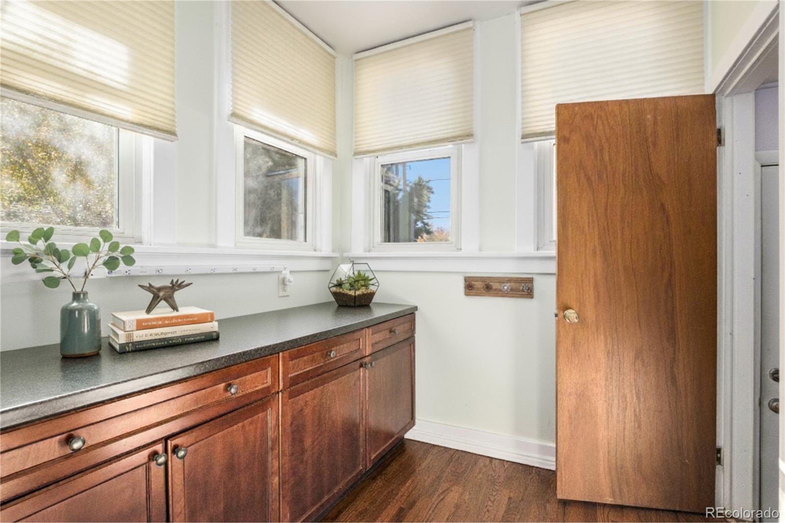 MLS Image #6 for 1559  elm street,denver, Colorado
