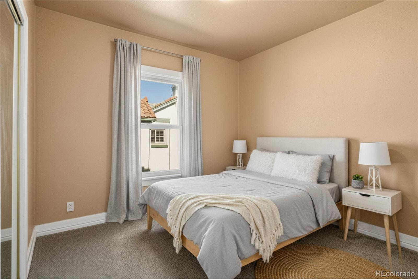 MLS Image #7 for 1559  elm street,denver, Colorado