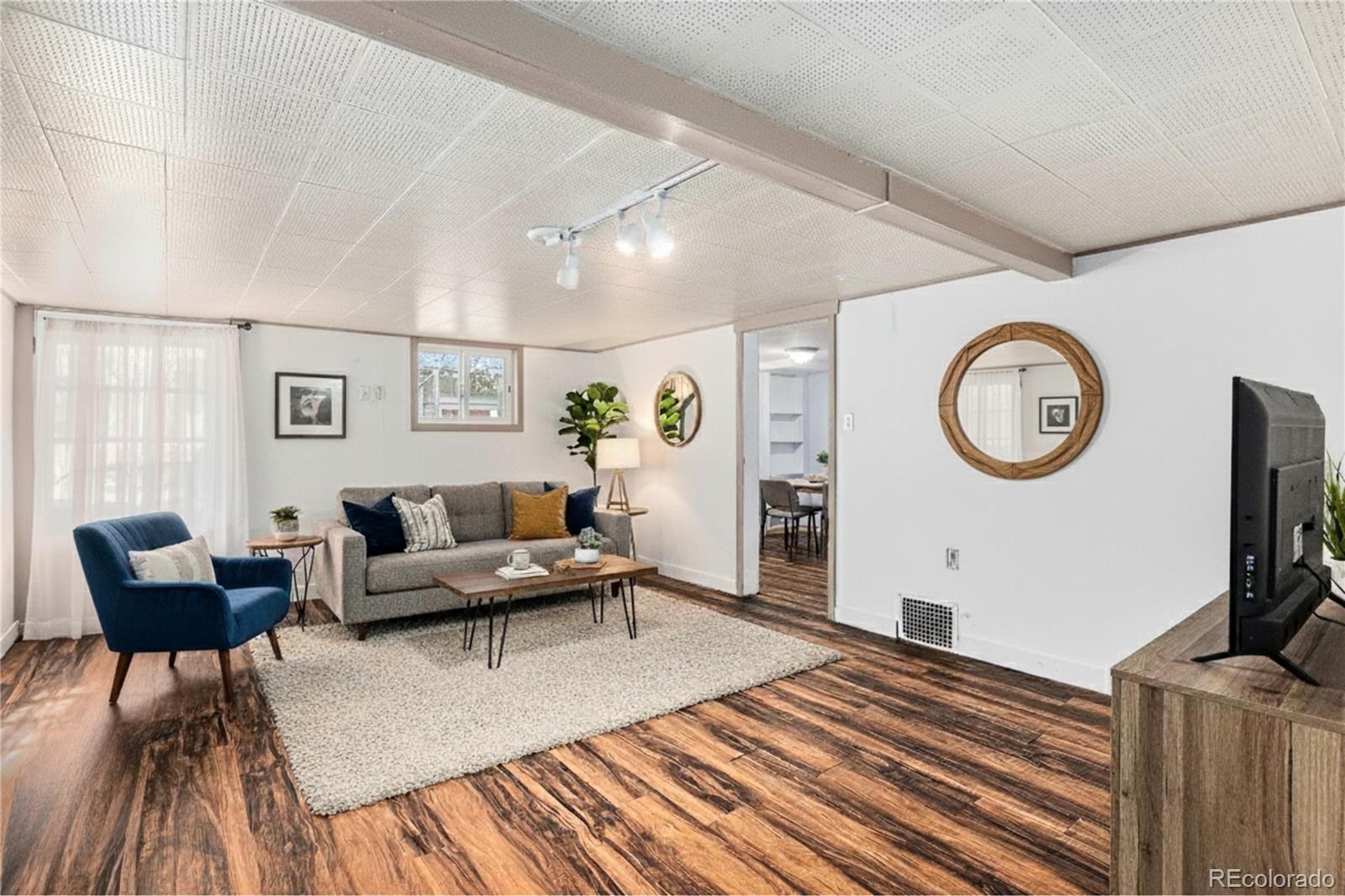 MLS Image #9 for 1559  elm street,denver, Colorado