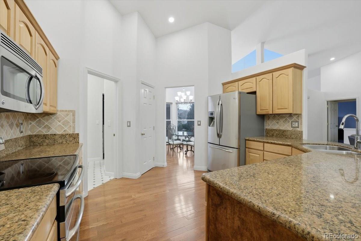 MLS Image #5 for 10  desert inn way,colorado springs, Colorado