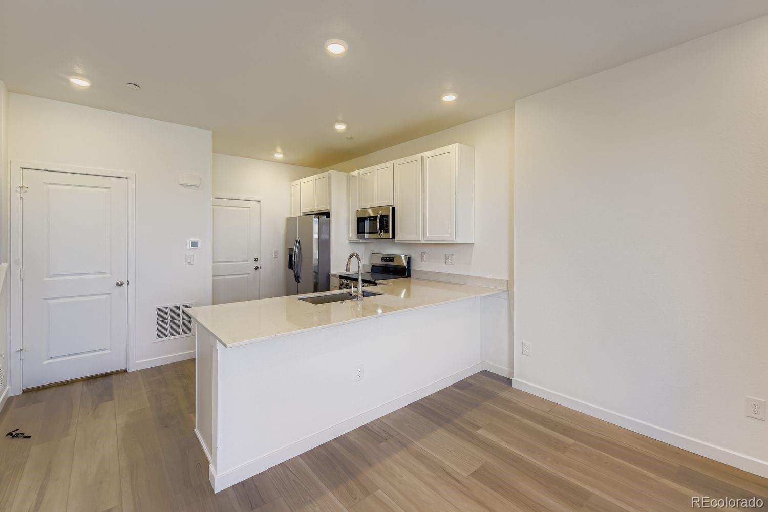 MLS Image #5 for 7640 s cherokee trail ,centennial, Colorado