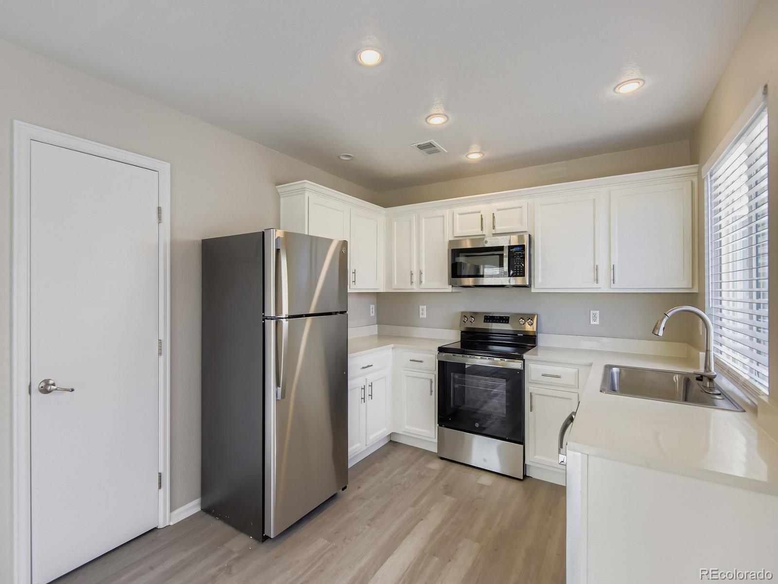 MLS Image #8 for 5570  ensenada street,denver, Colorado