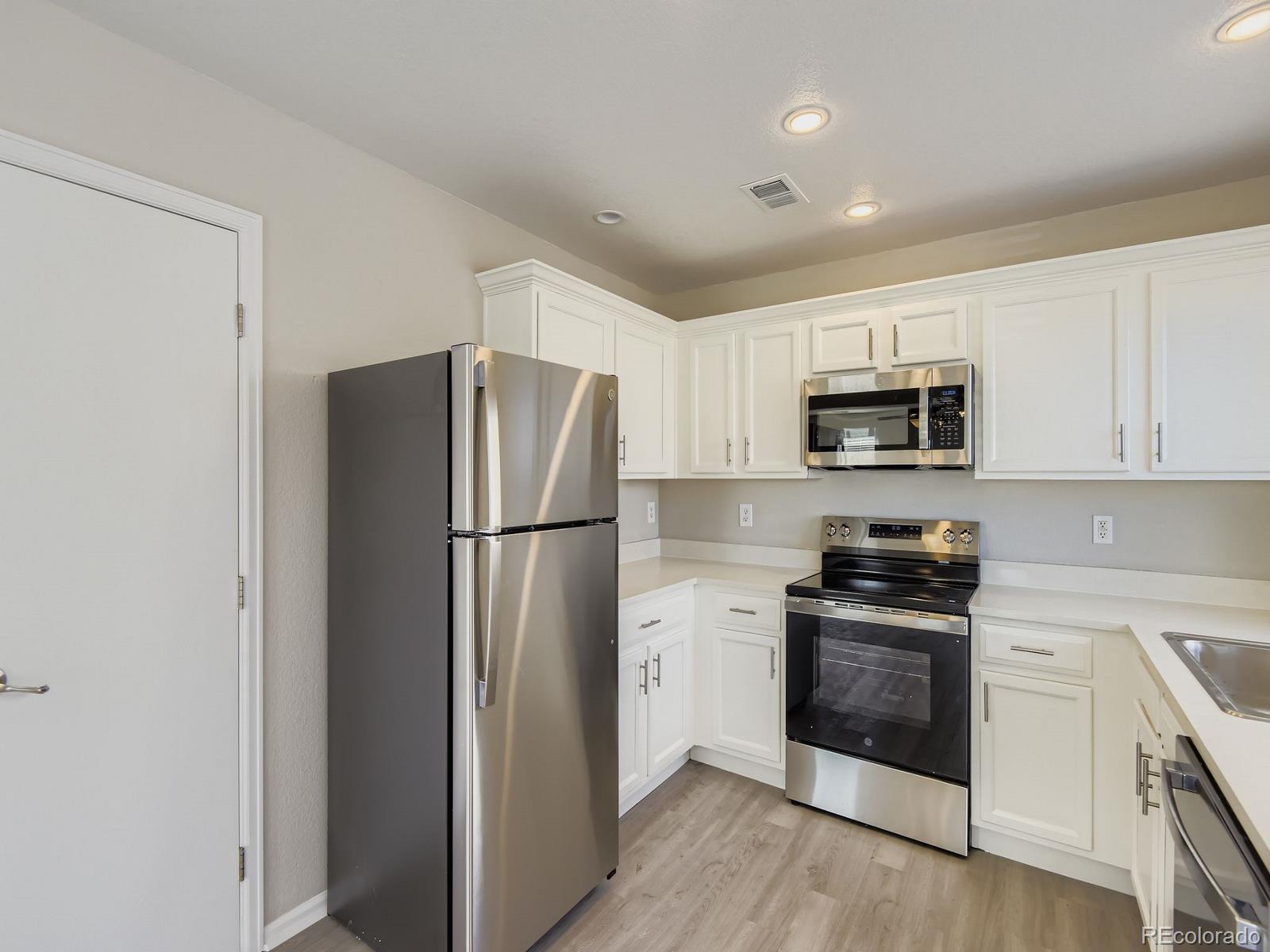 MLS Image #9 for 5570  ensenada street,denver, Colorado
