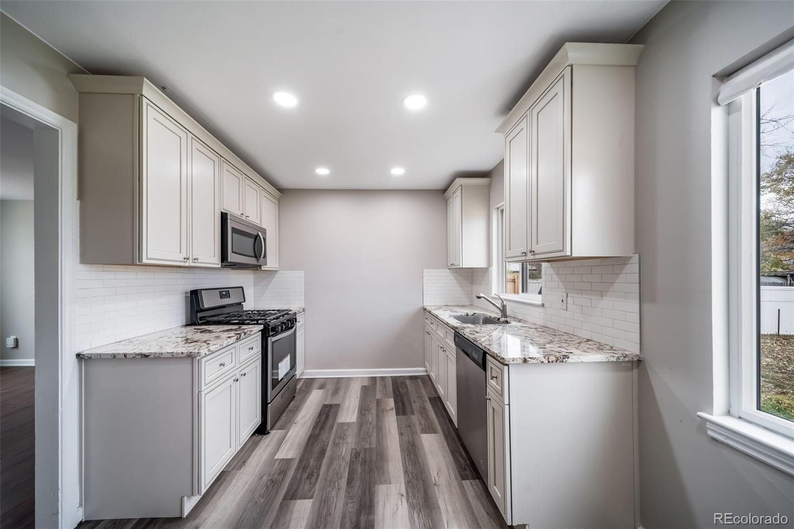 MLS Image #11 for 1081  elmira street,aurora, Colorado