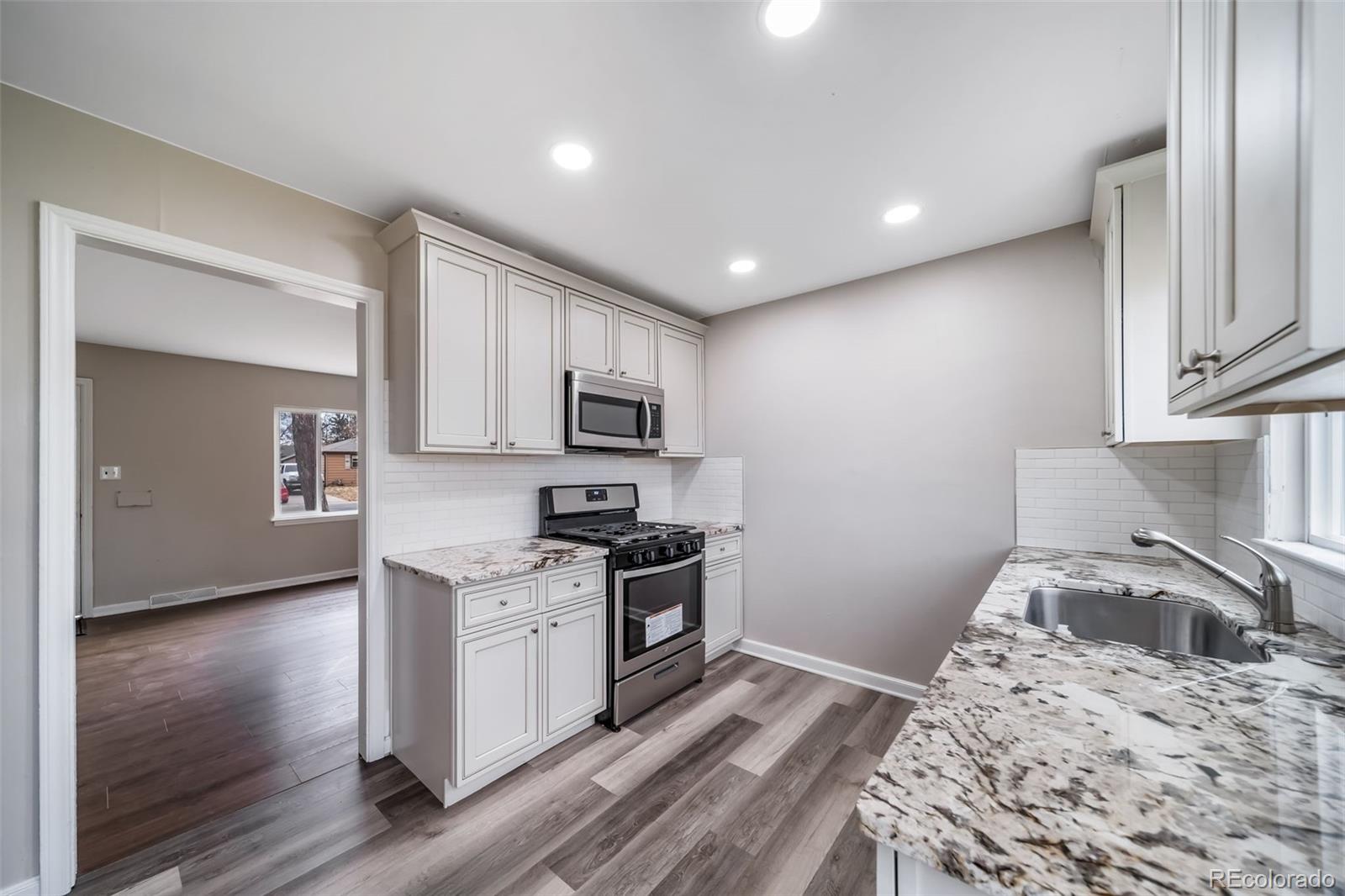 MLS Image #12 for 1081  elmira street,aurora, Colorado