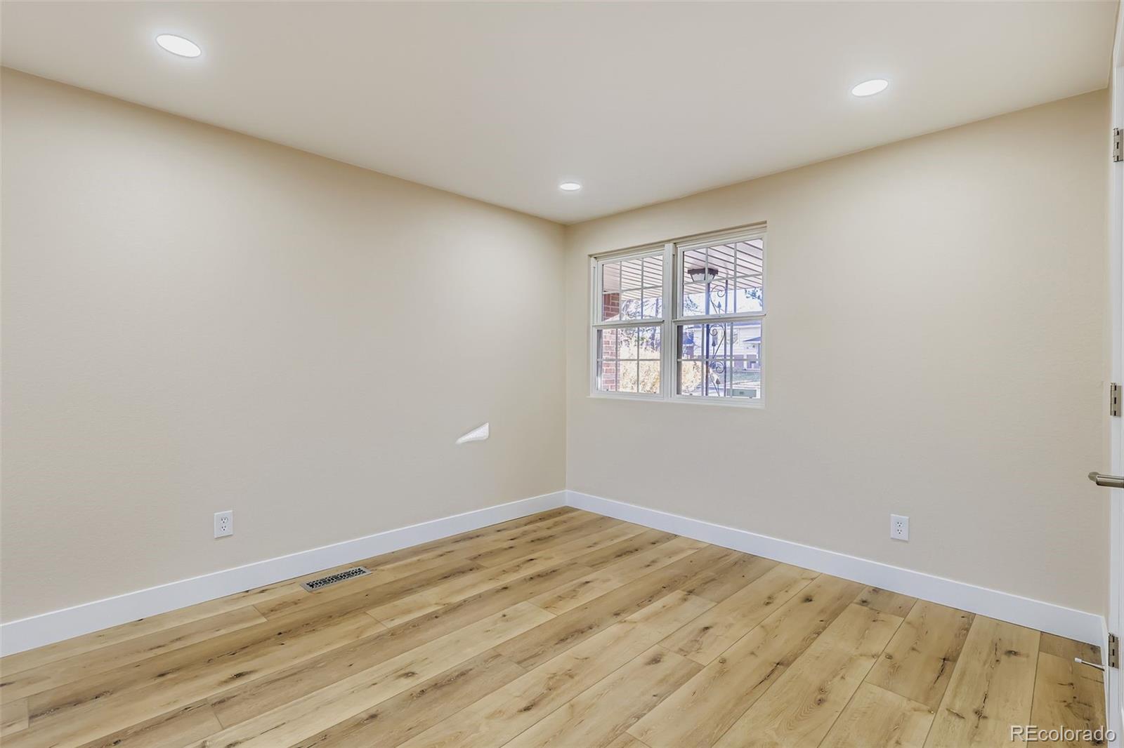 MLS Image #16 for 11759 e alaska avenue,aurora, Colorado