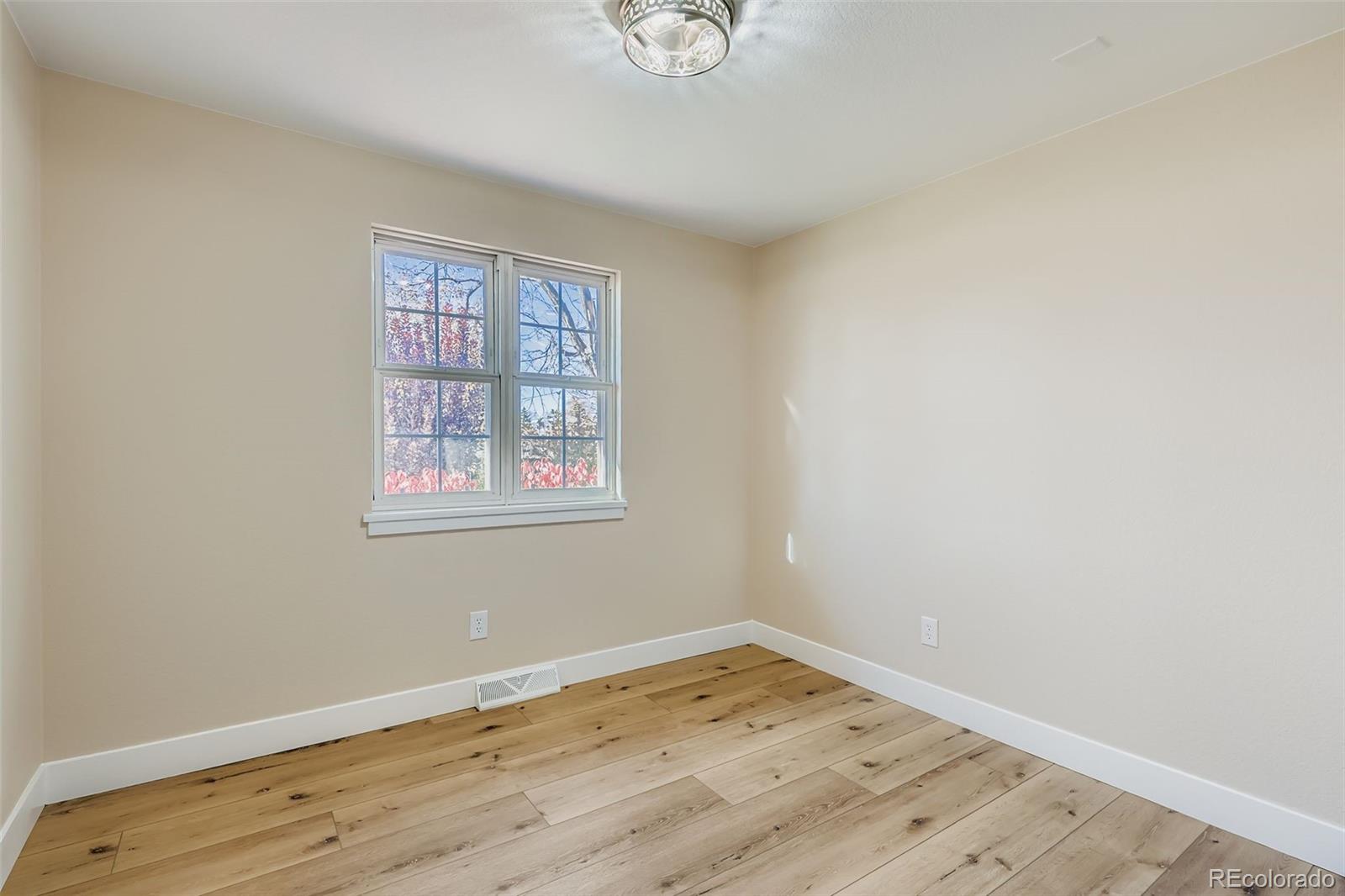 MLS Image #18 for 11759 e alaska avenue,aurora, Colorado