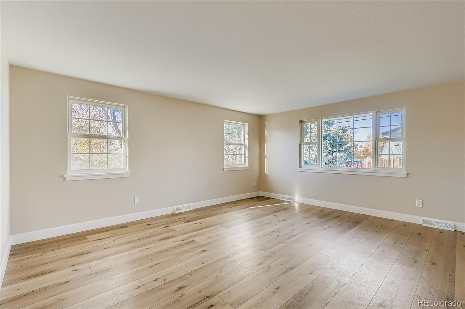 MLS Image #4 for 11759 e alaska avenue,aurora, Colorado