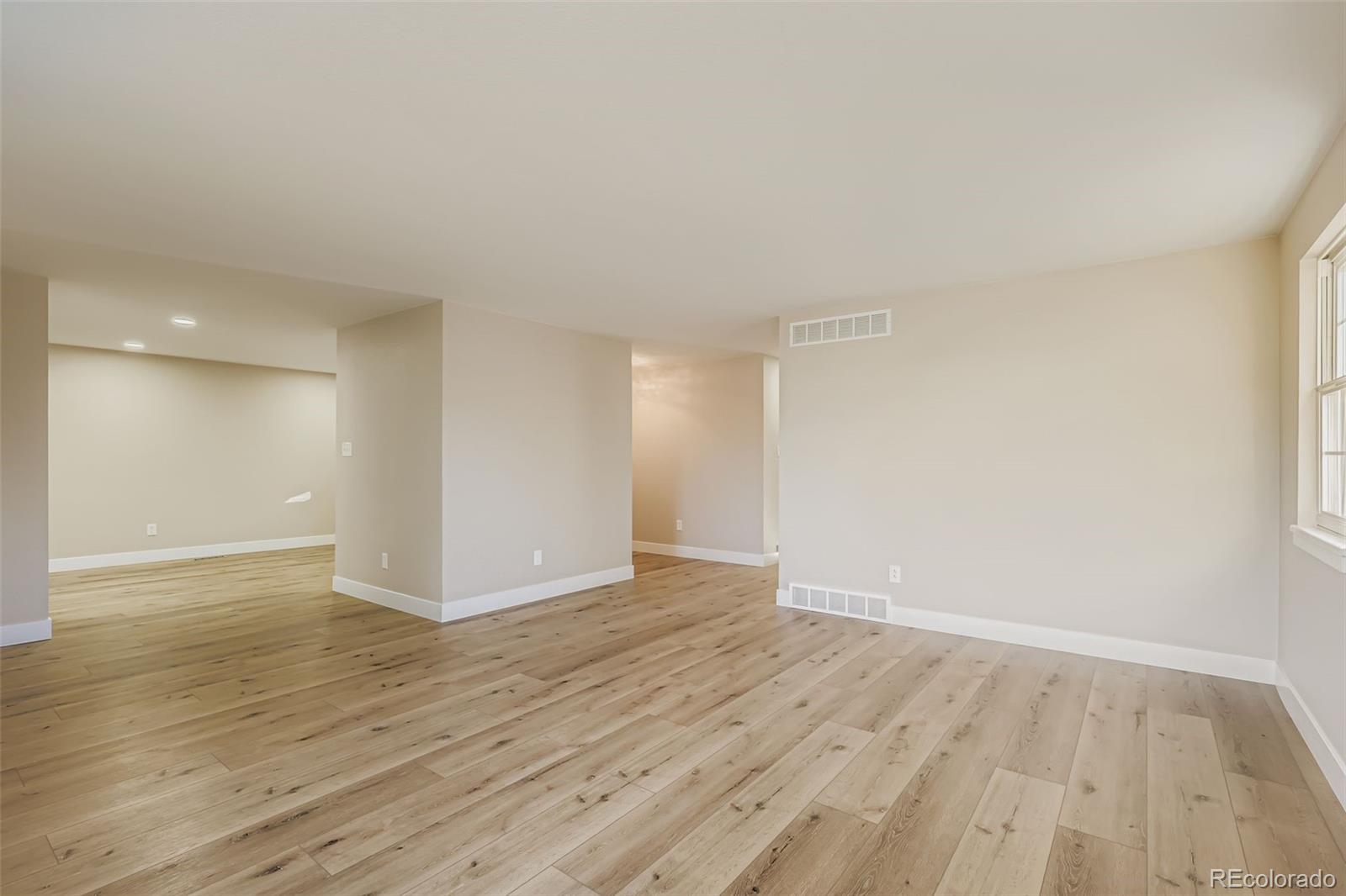 MLS Image #5 for 11759 e alaska avenue,aurora, Colorado