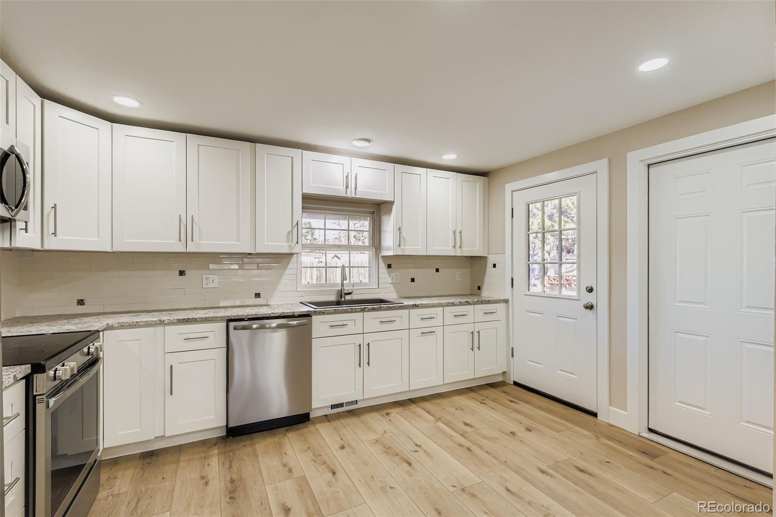 MLS Image #7 for 11759 e alaska avenue,aurora, Colorado