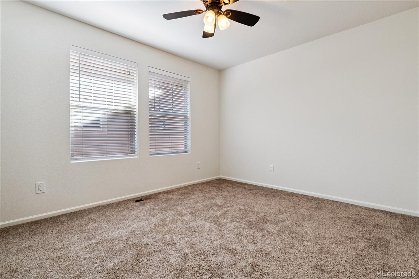 MLS Image #16 for 9467 e 52nd avenue,denver, Colorado