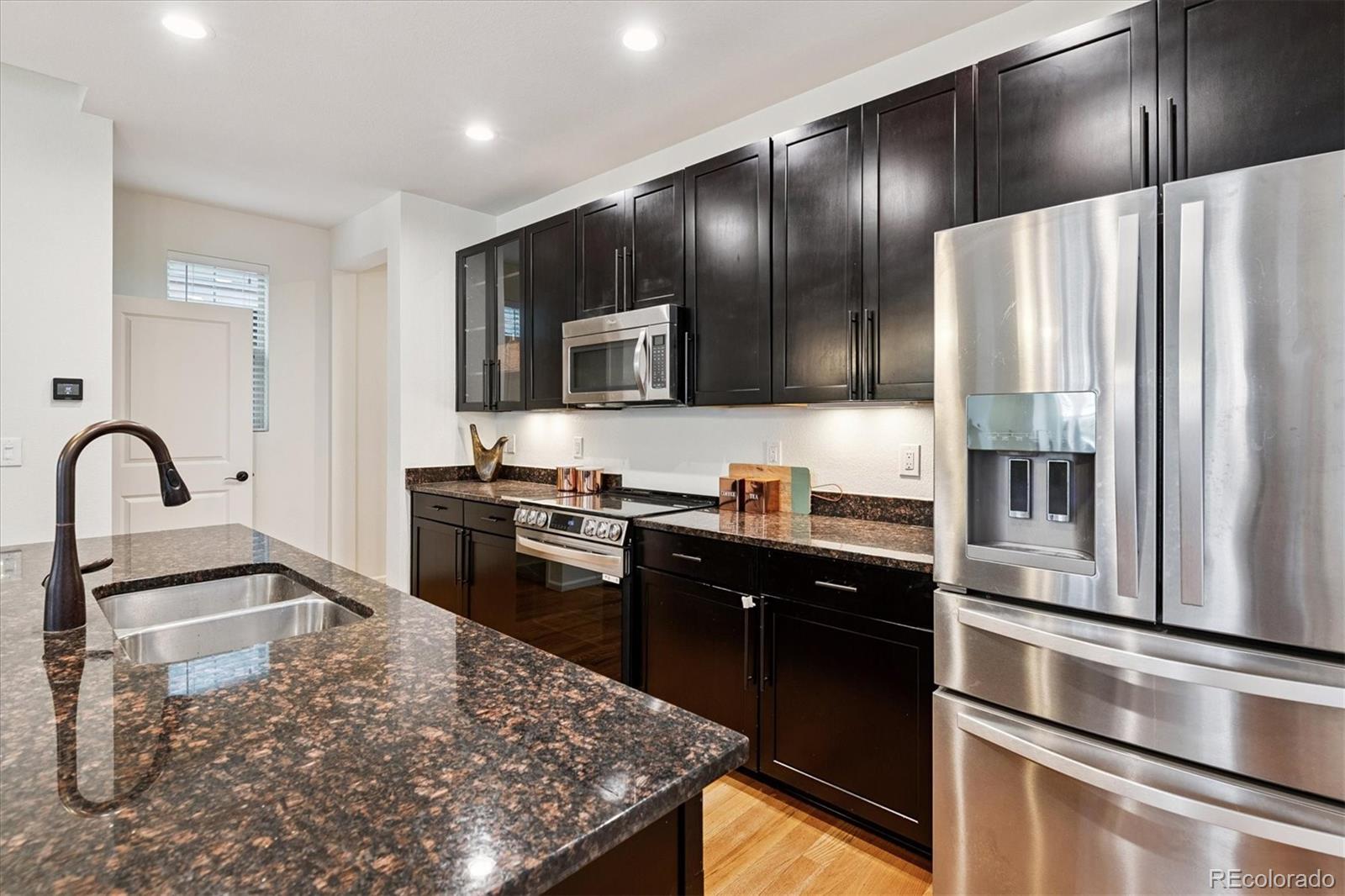 MLS Image #4 for 9467 e 52nd avenue,denver, Colorado