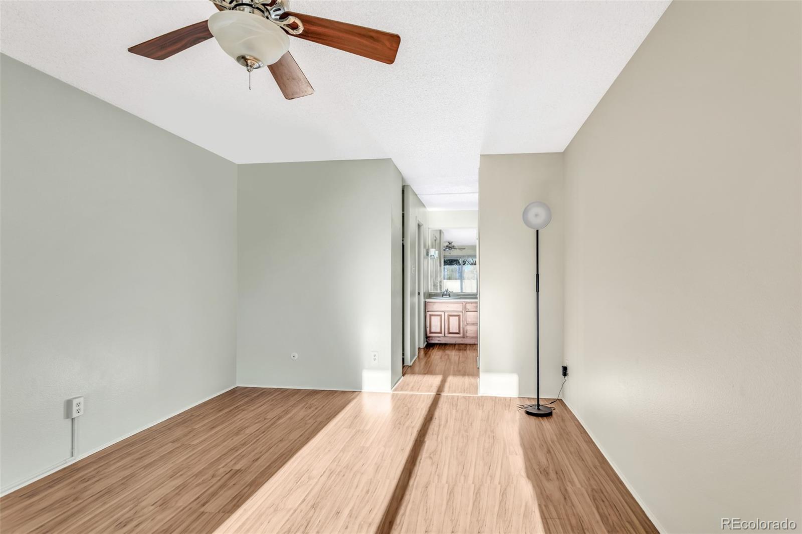 MLS Image #15 for 2880 s locust street 300n,denver, Colorado