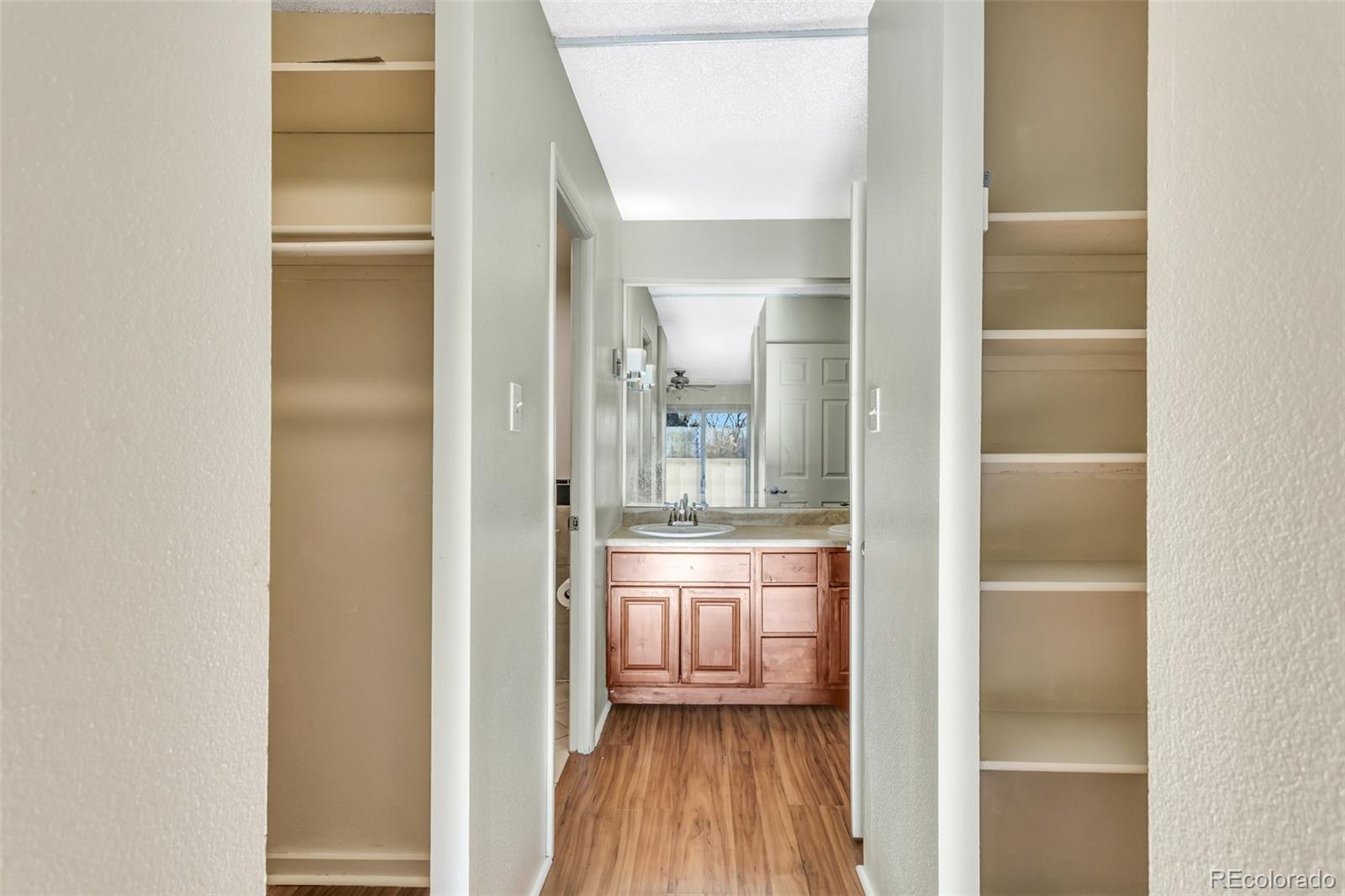 MLS Image #16 for 2880 s locust street 300n,denver, Colorado