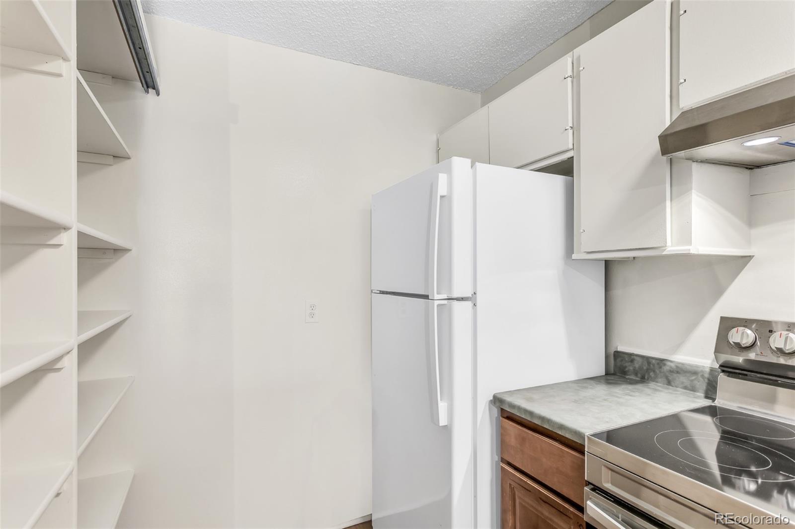 MLS Image #7 for 2880 s locust street 300n,denver, Colorado