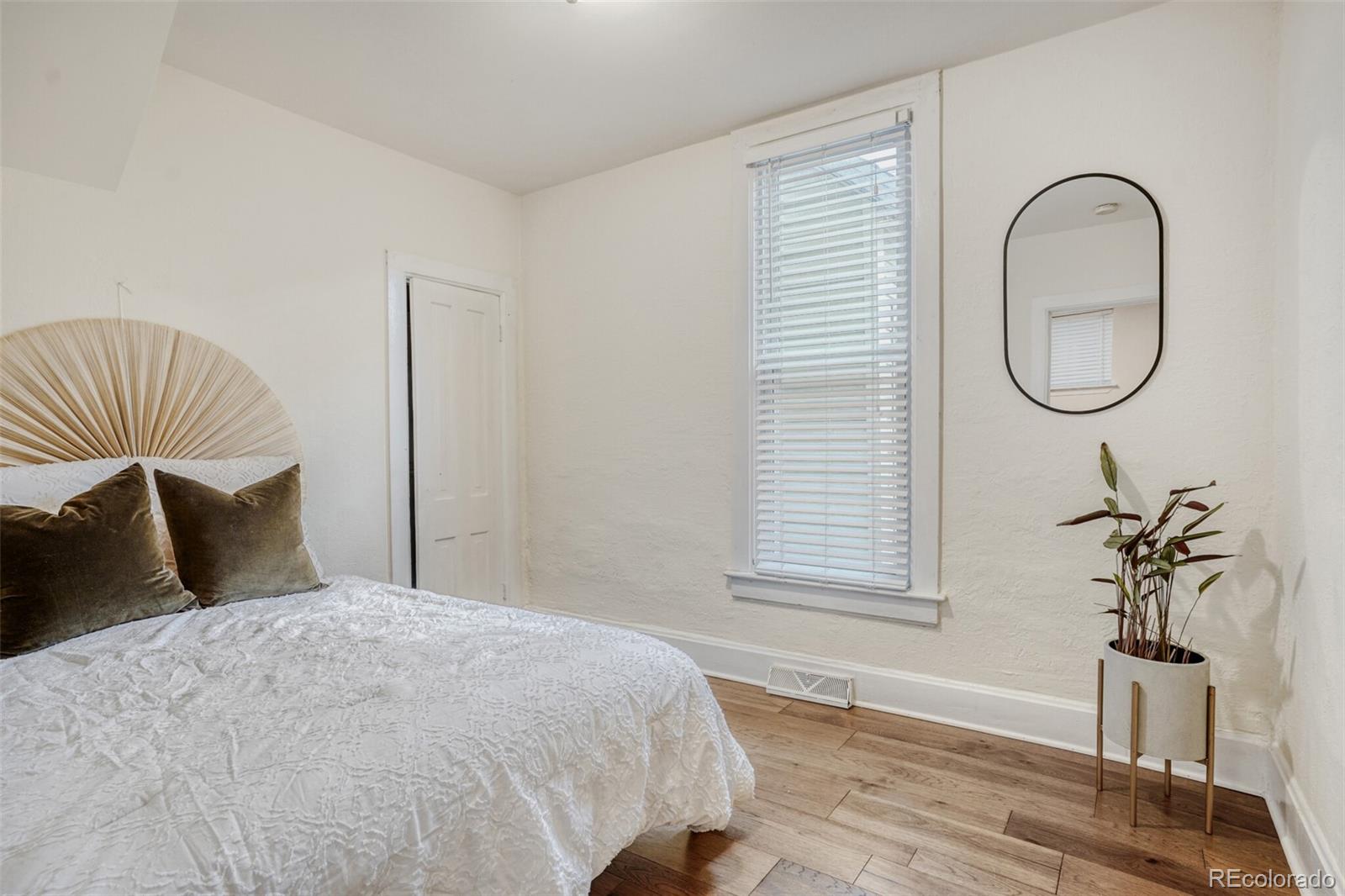 MLS Image #8 for 35 n fox street,denver, Colorado