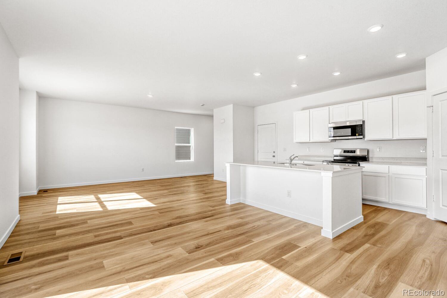 MLS Image #2 for 45870  mill avenue,bennett, Colorado