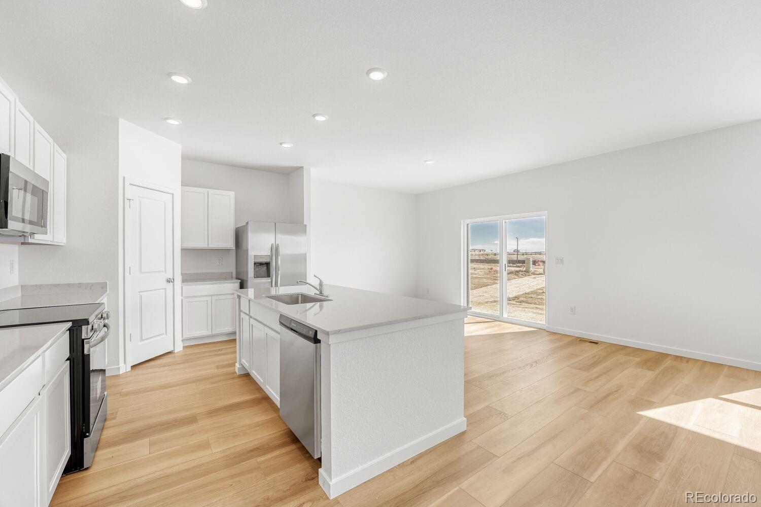 MLS Image #4 for 45870  mill avenue,bennett, Colorado