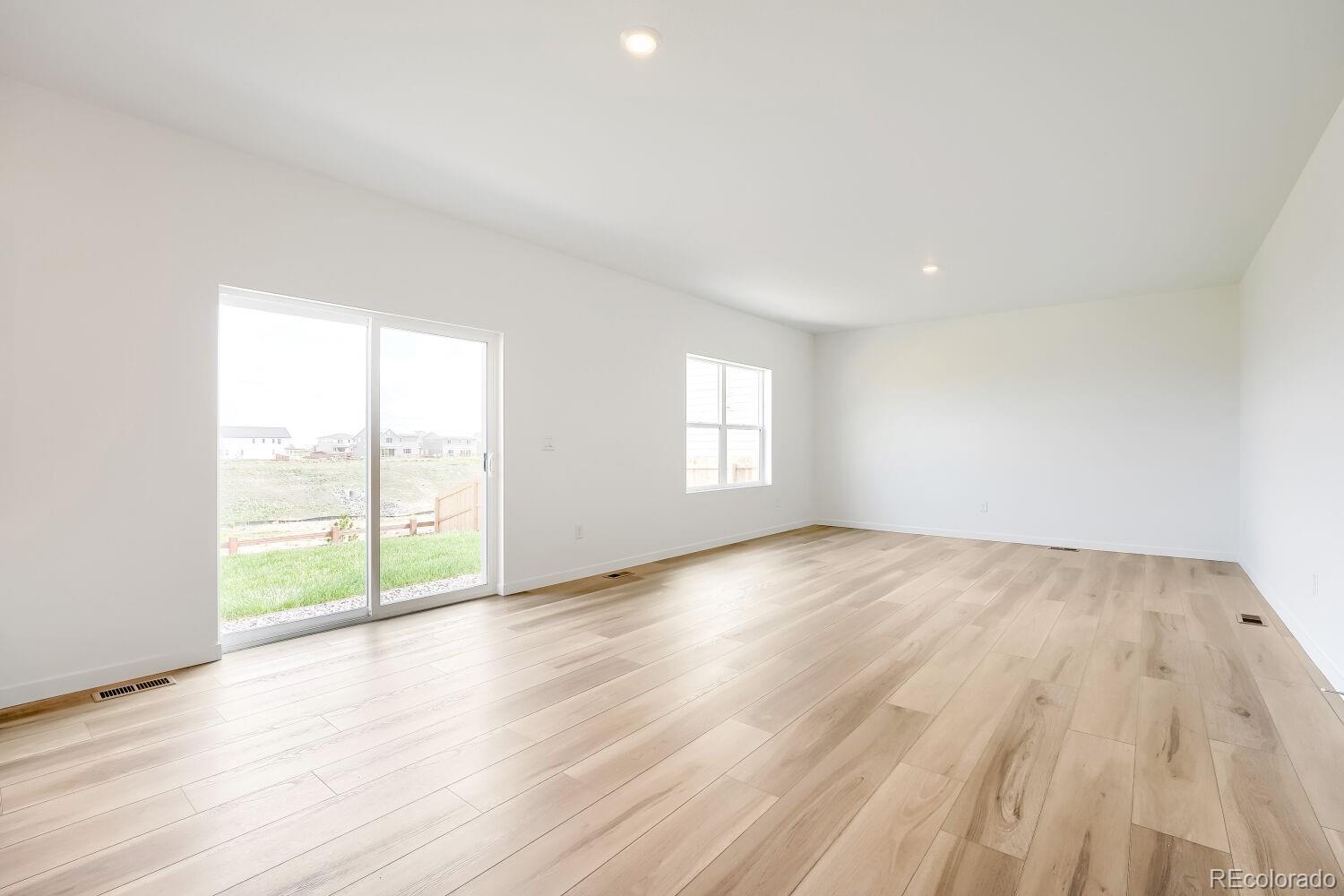 MLS Image #4 for 45883  mill avenue,bennett, Colorado