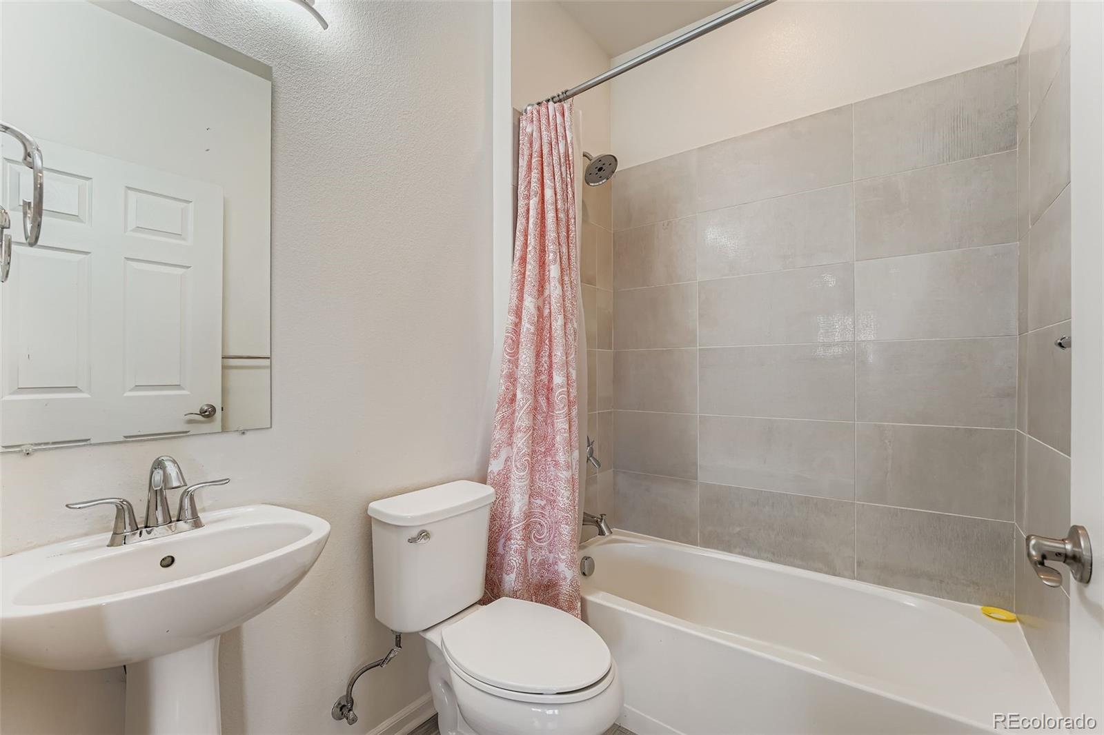MLS Image #12 for 15233 e 16th drive ,aurora, Colorado