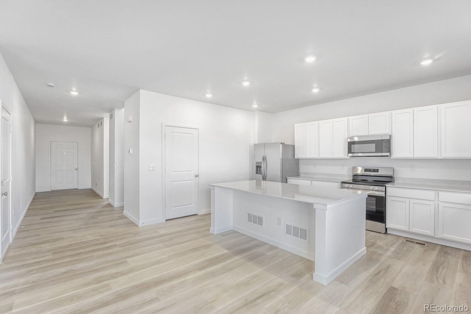 MLS Image #5 for 45867  mill avenue,bennett, Colorado