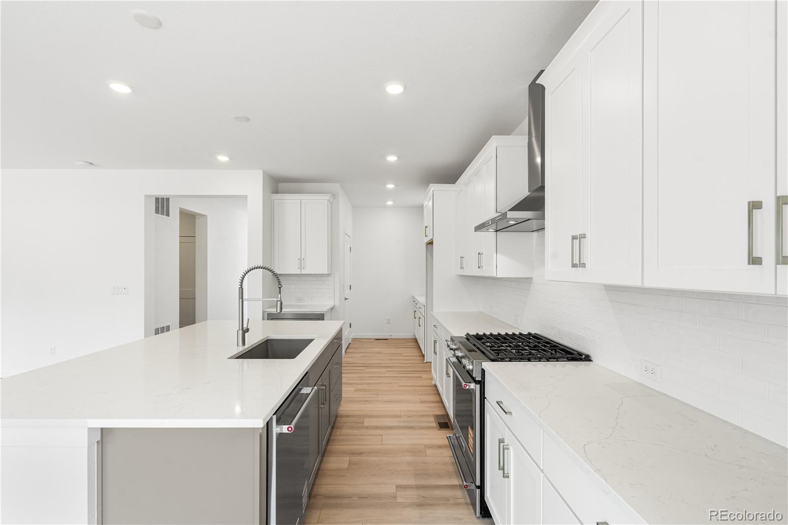 MLS Image #11 for 8850  buttonwillow drive,littleton, Colorado