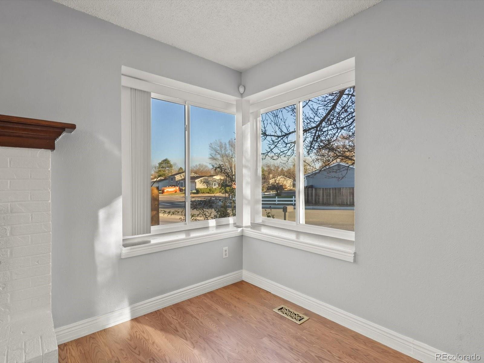MLS Image #7 for 10815 w alamo place,littleton, Colorado