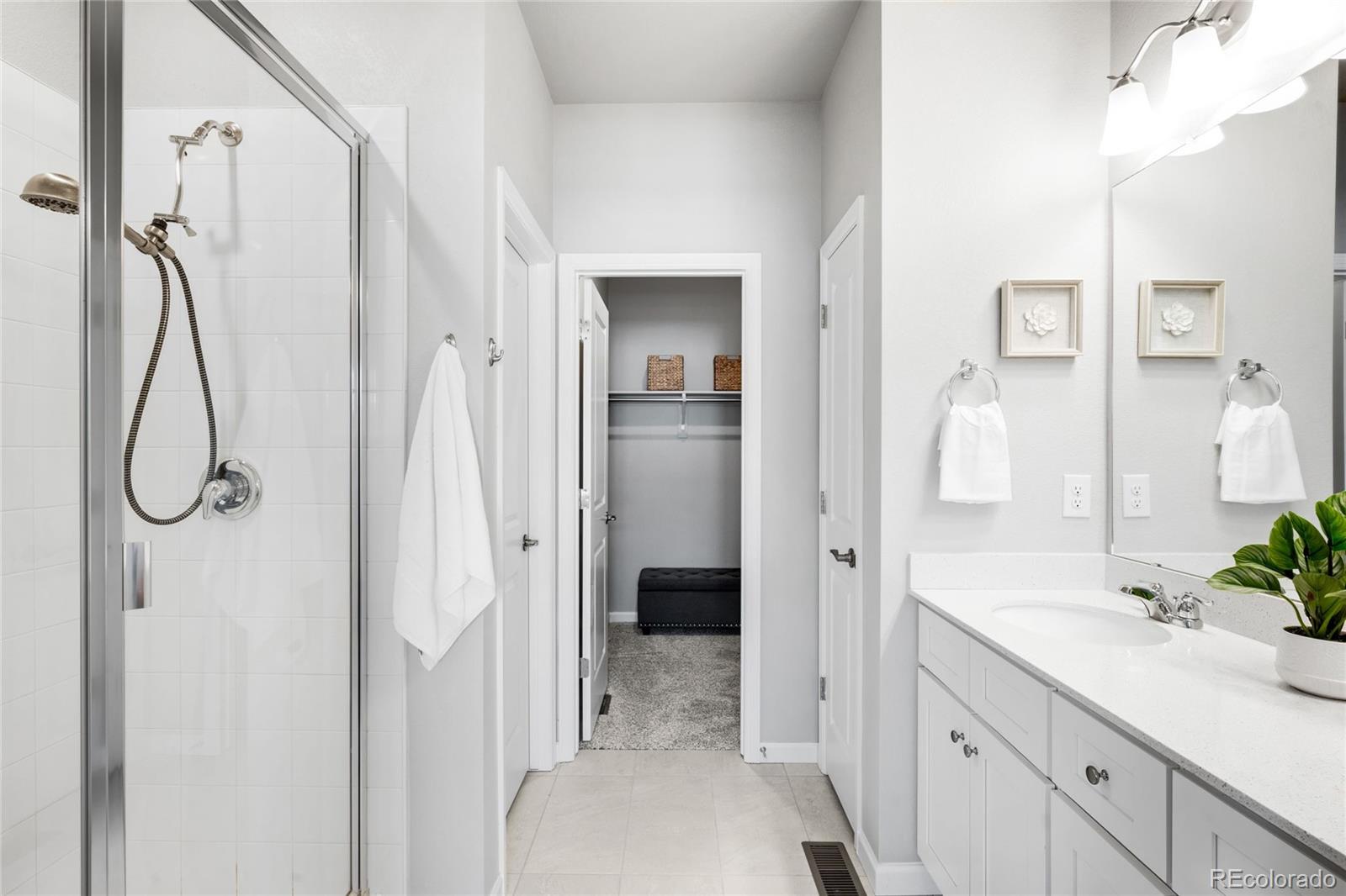 MLS Image #15 for 1983 s poplar court,denver, Colorado