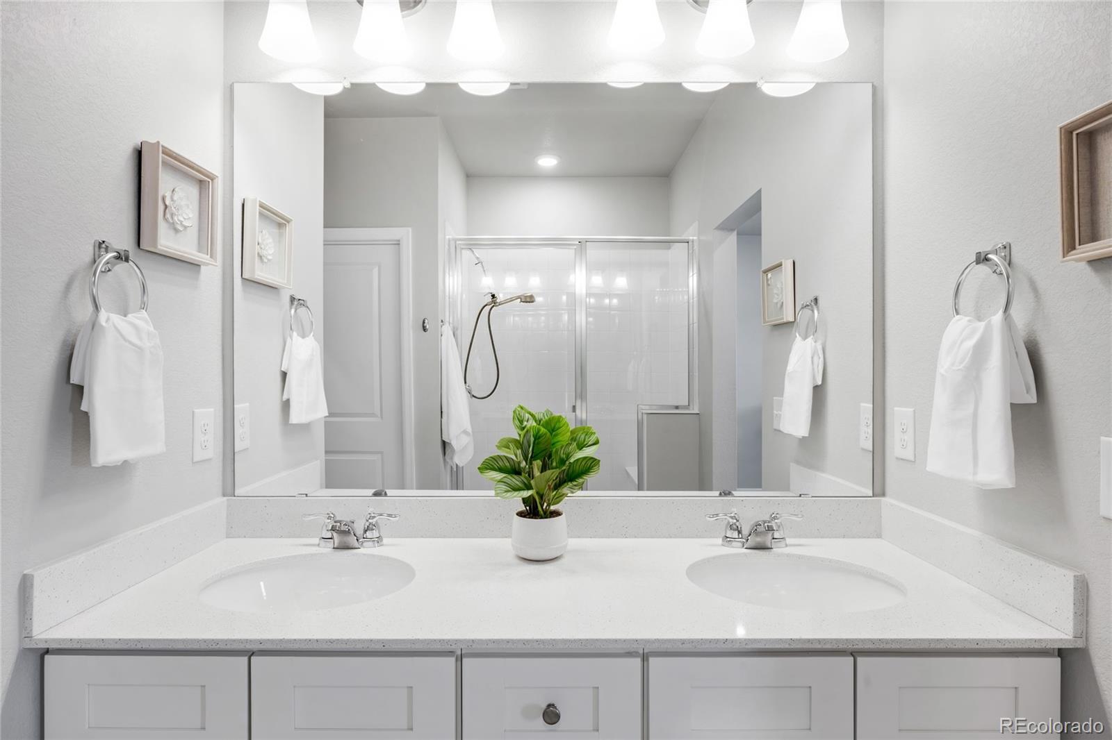 MLS Image #17 for 1983 s poplar court,denver, Colorado