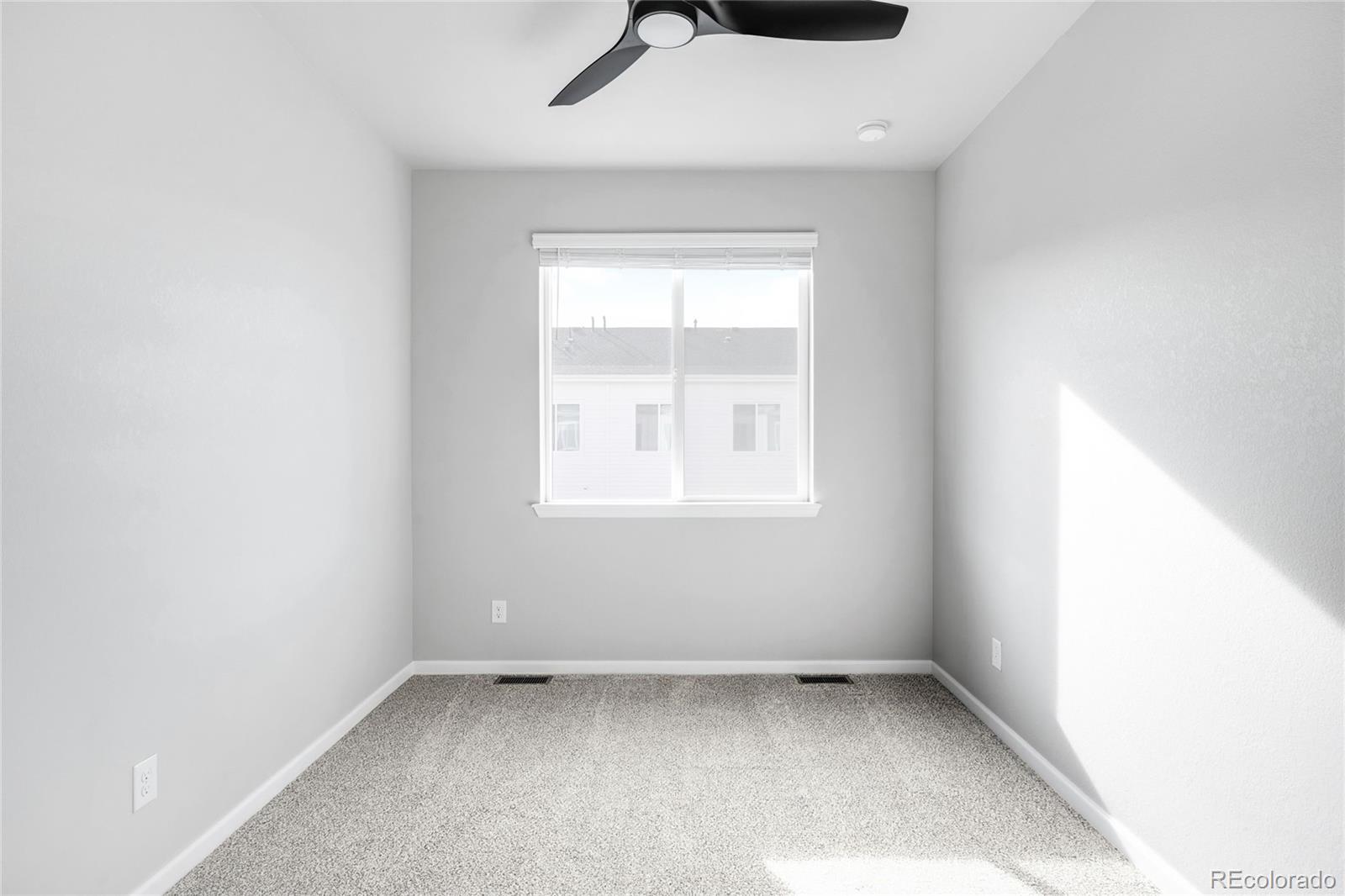 MLS Image #18 for 1983 s poplar court,denver, Colorado