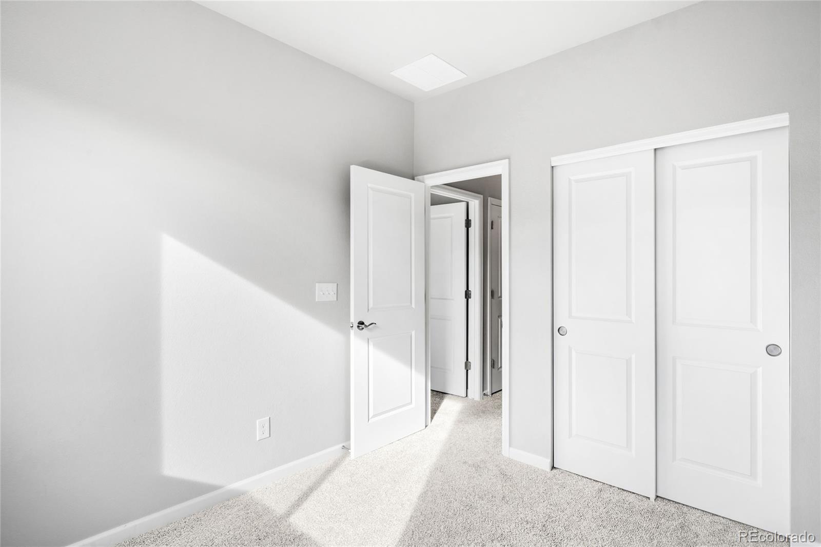 MLS Image #19 for 1983 s poplar court,denver, Colorado