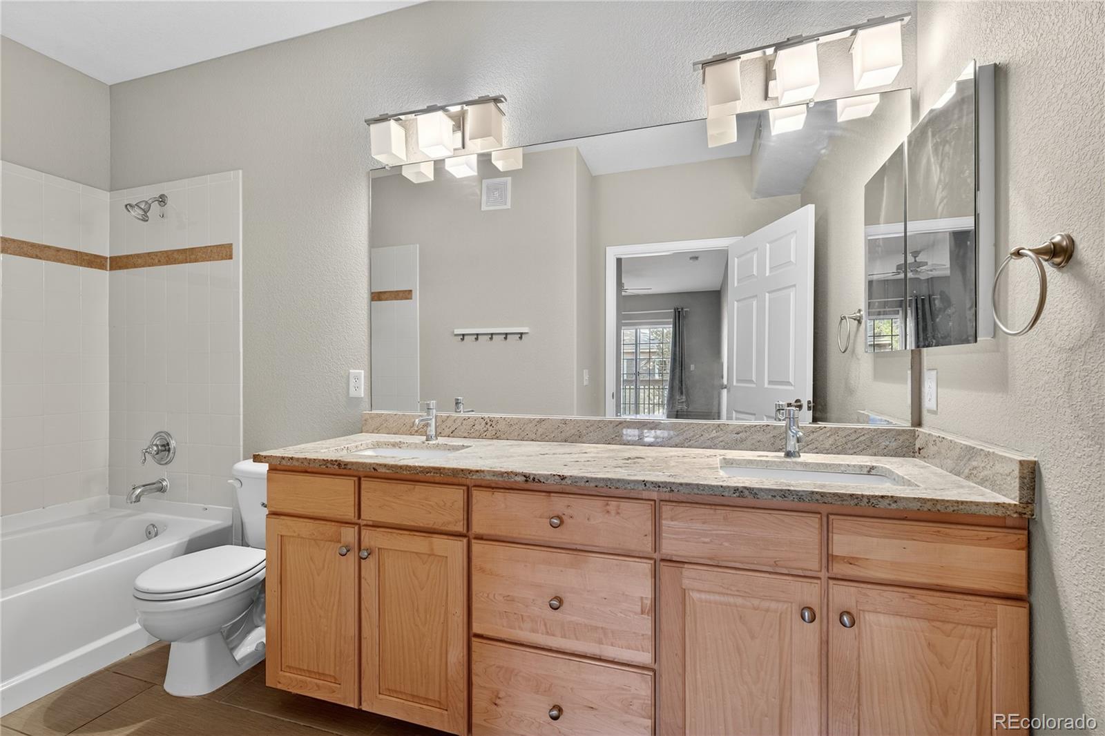 MLS Image #17 for 8105 e 11th avenue 2b,denver, Colorado