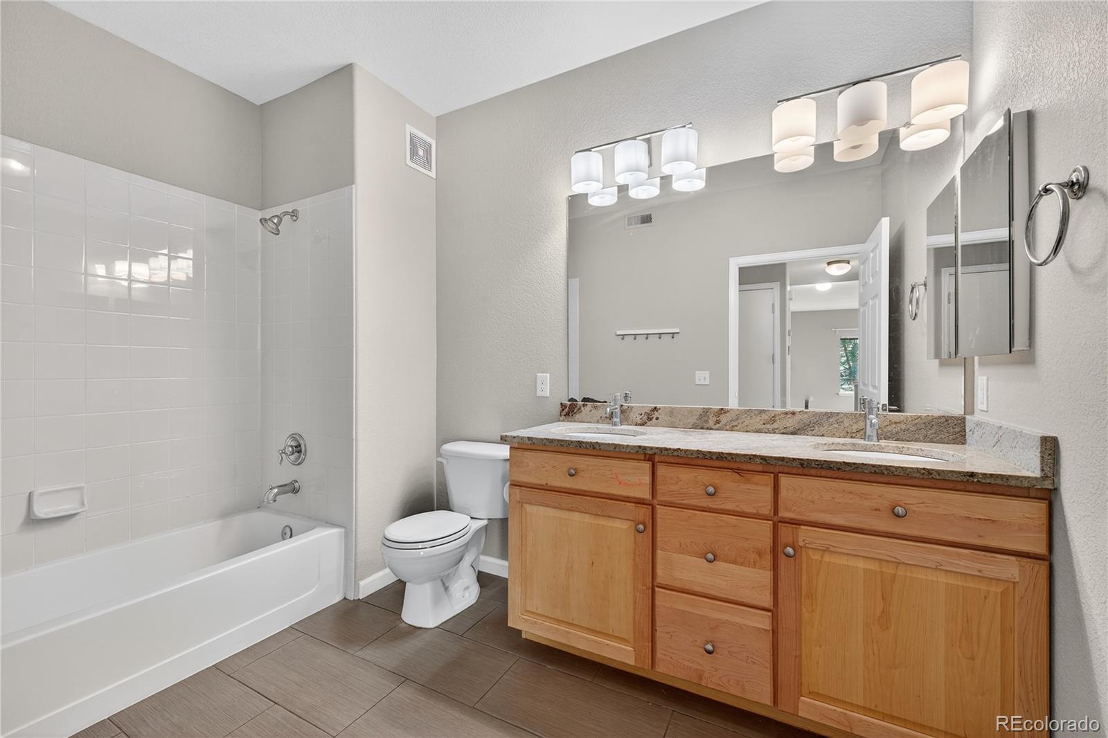 MLS Image #20 for 8105 e 11th avenue 2b,denver, Colorado