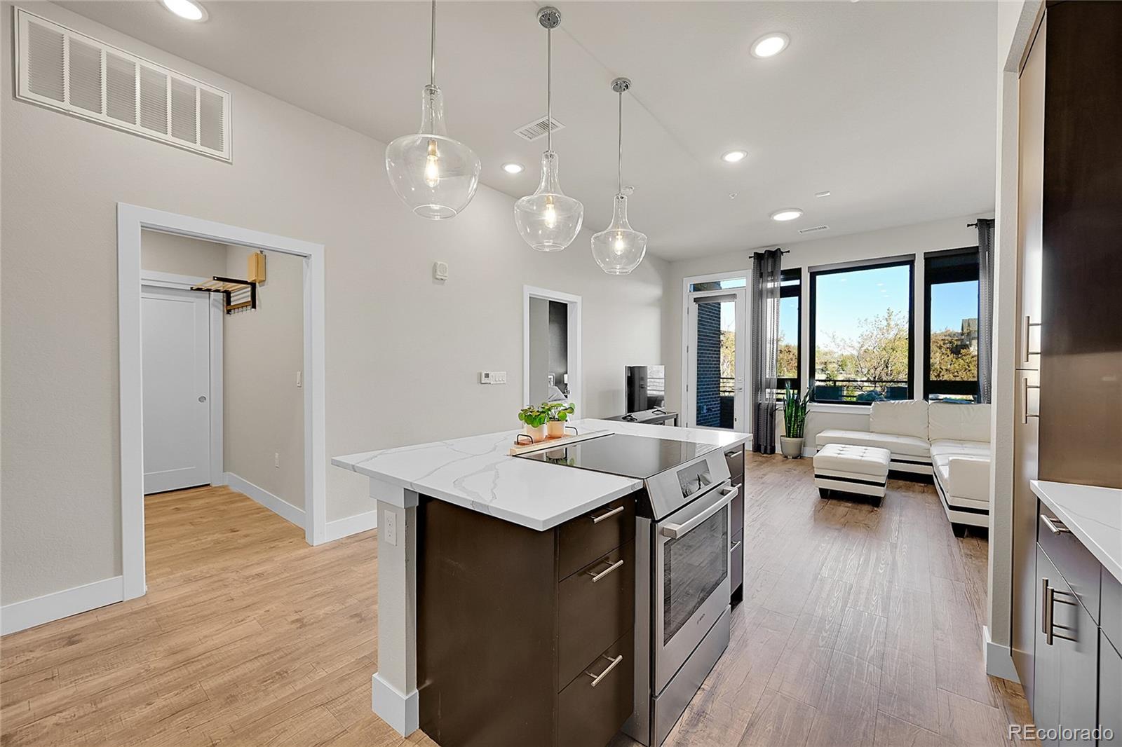 MLS Image #9 for 6619 e lowry boulevard 112,denver, Colorado