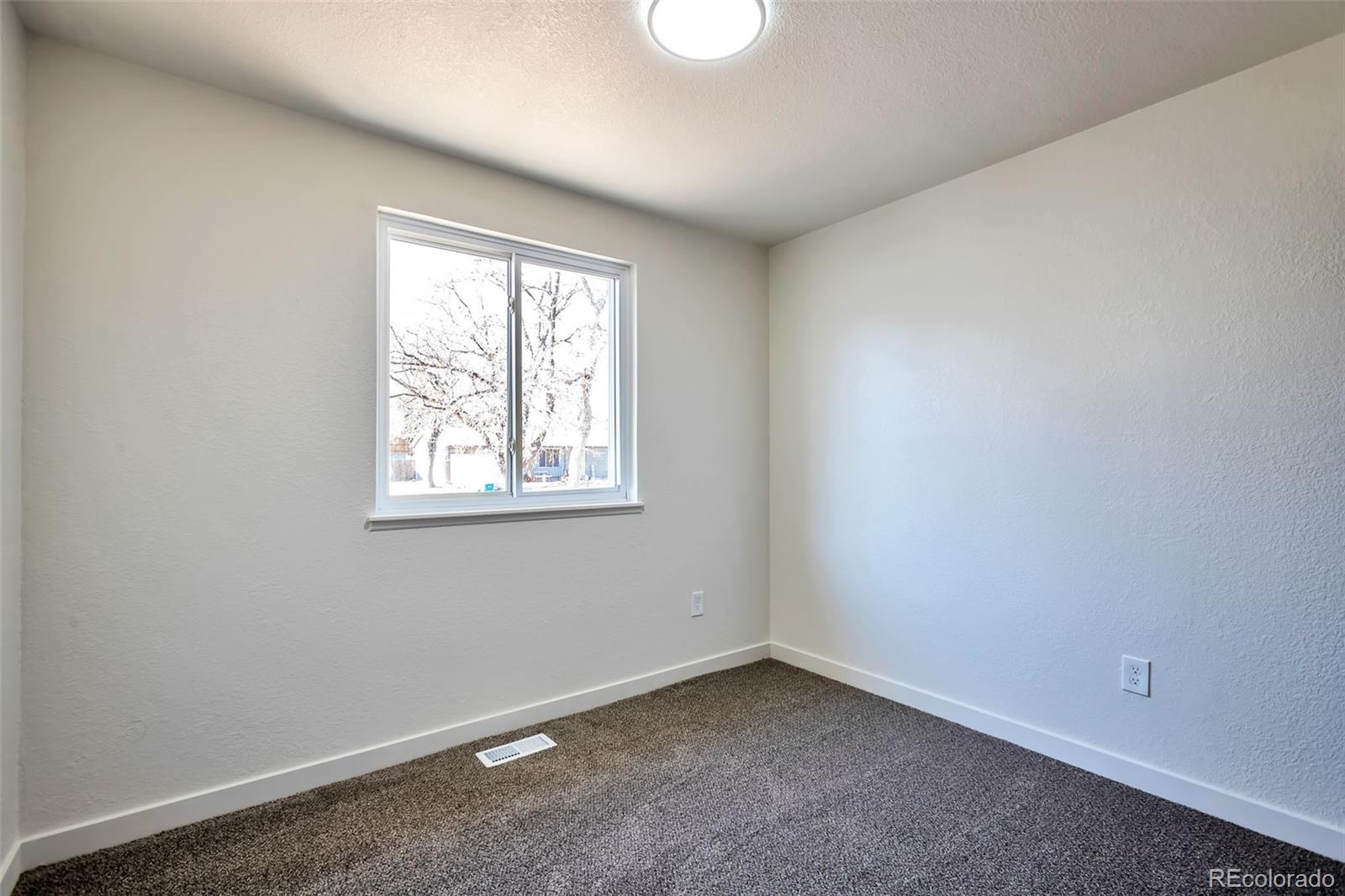 MLS Image #14 for 15179 e columbia drive,aurora, Colorado