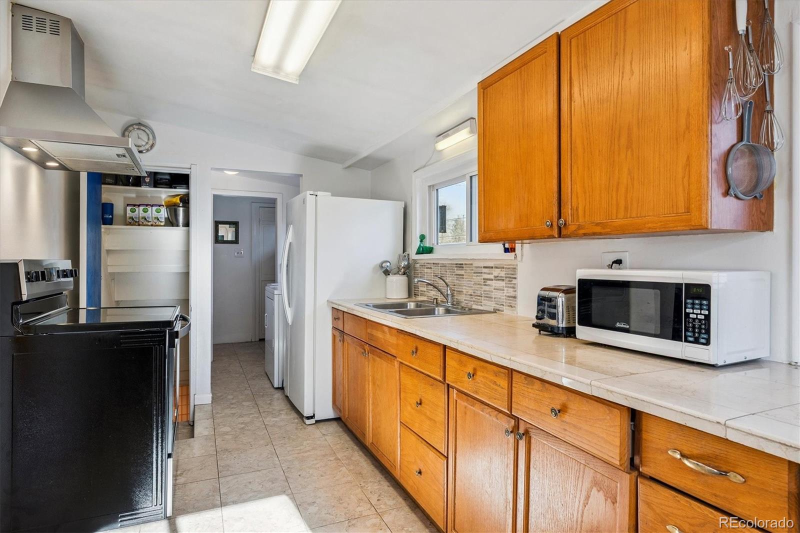 MLS Image #6 for 948  perry street,denver, Colorado