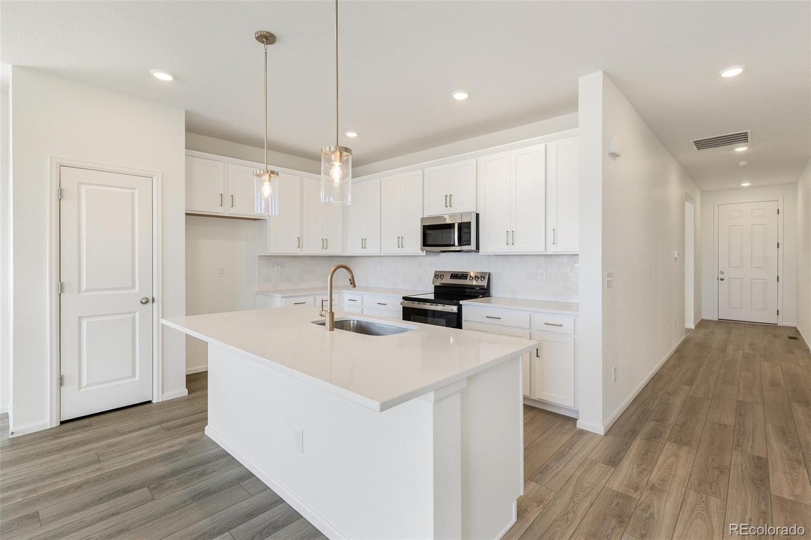 MLS Image #11 for 1661 s gold bug way,aurora, Colorado