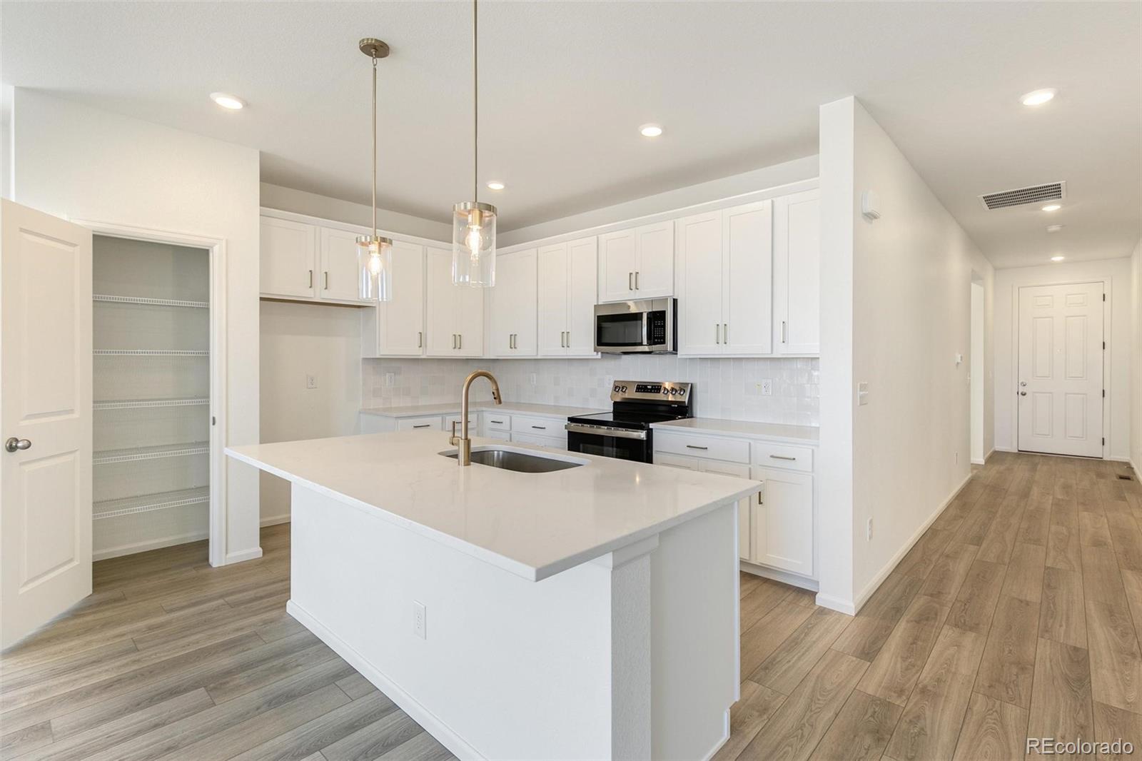 MLS Image #12 for 1661 s gold bug way,aurora, Colorado