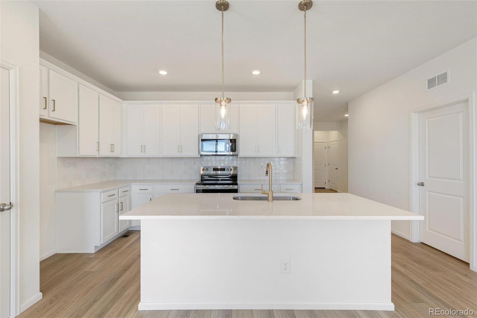 MLS Image #13 for 1661 s gold bug way,aurora, Colorado
