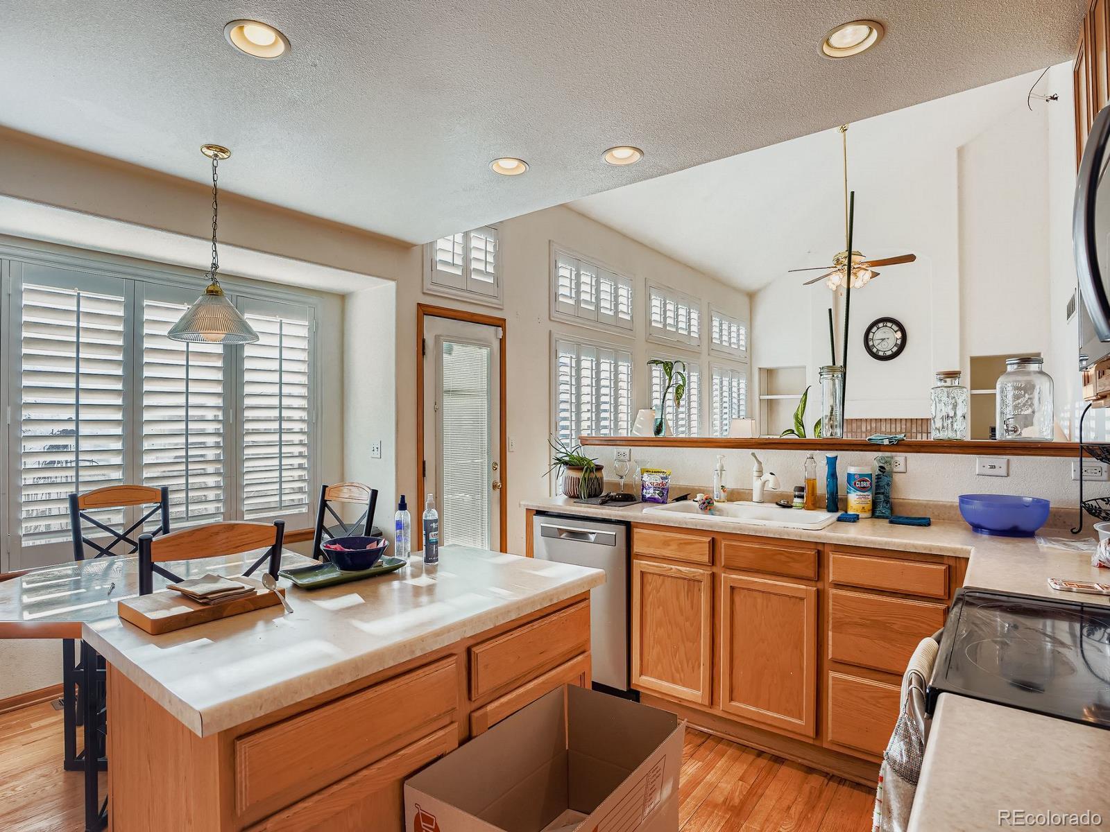 MLS Image #9 for 9404 w hinsdale place,littleton, Colorado