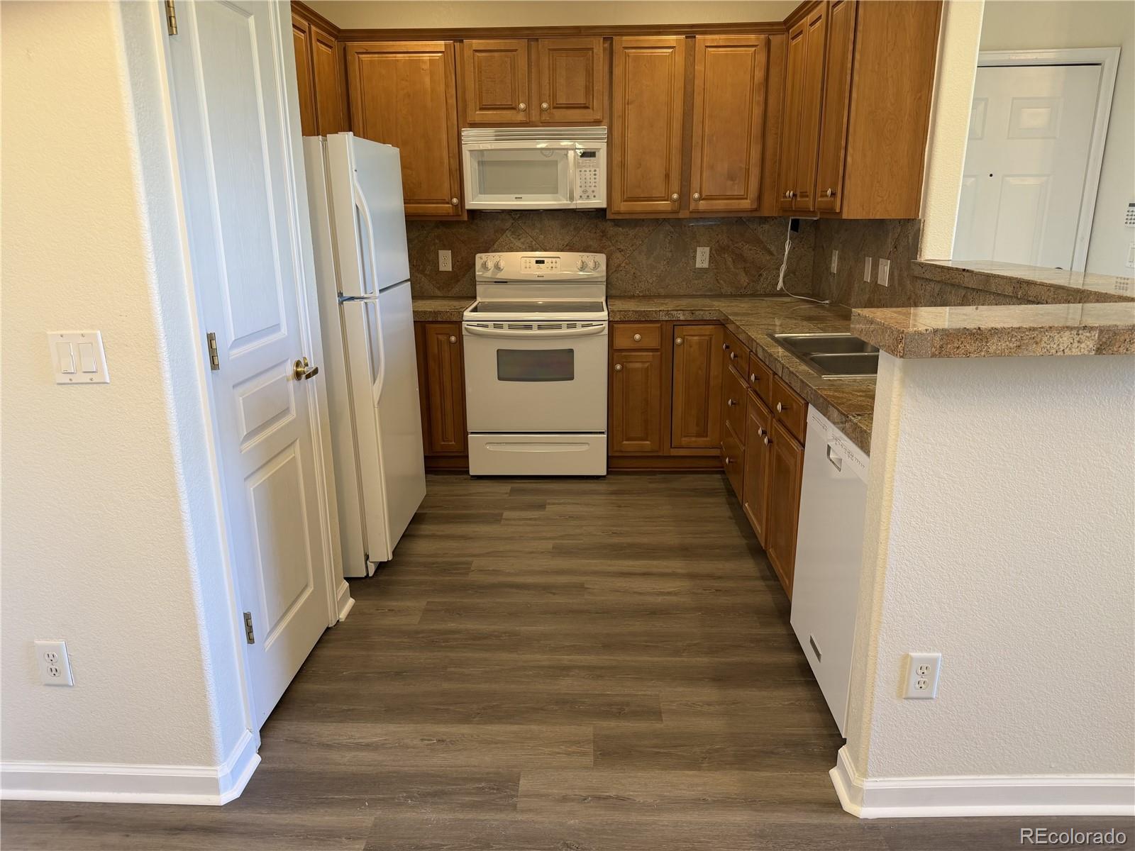 MLS Image #12 for 8039  lee drive,arvada, Colorado