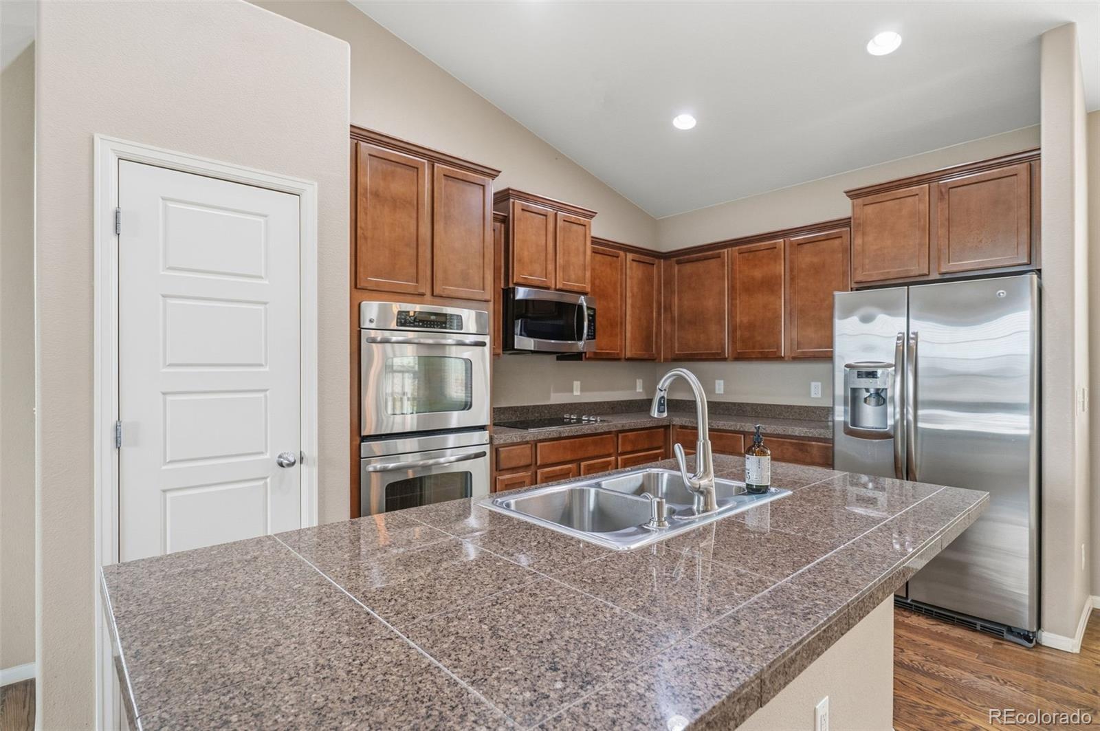 MLS Image #2 for 5181 s eaton park street,aurora, Colorado