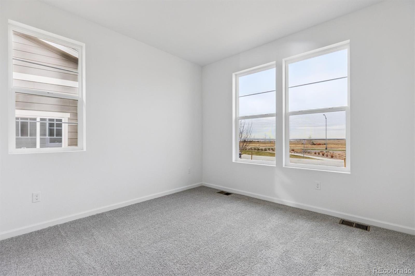MLS Image #14 for 24720 e 42nd avenue,aurora, Colorado