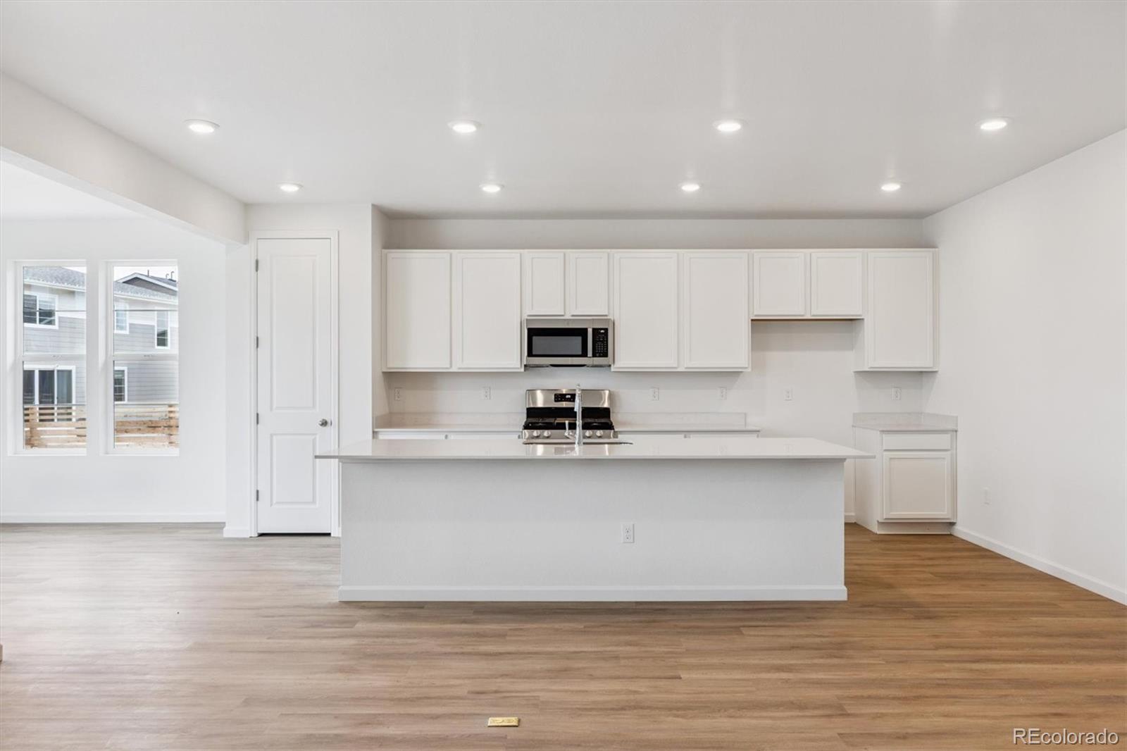 MLS Image #4 for 24720 e 42nd avenue,aurora, Colorado